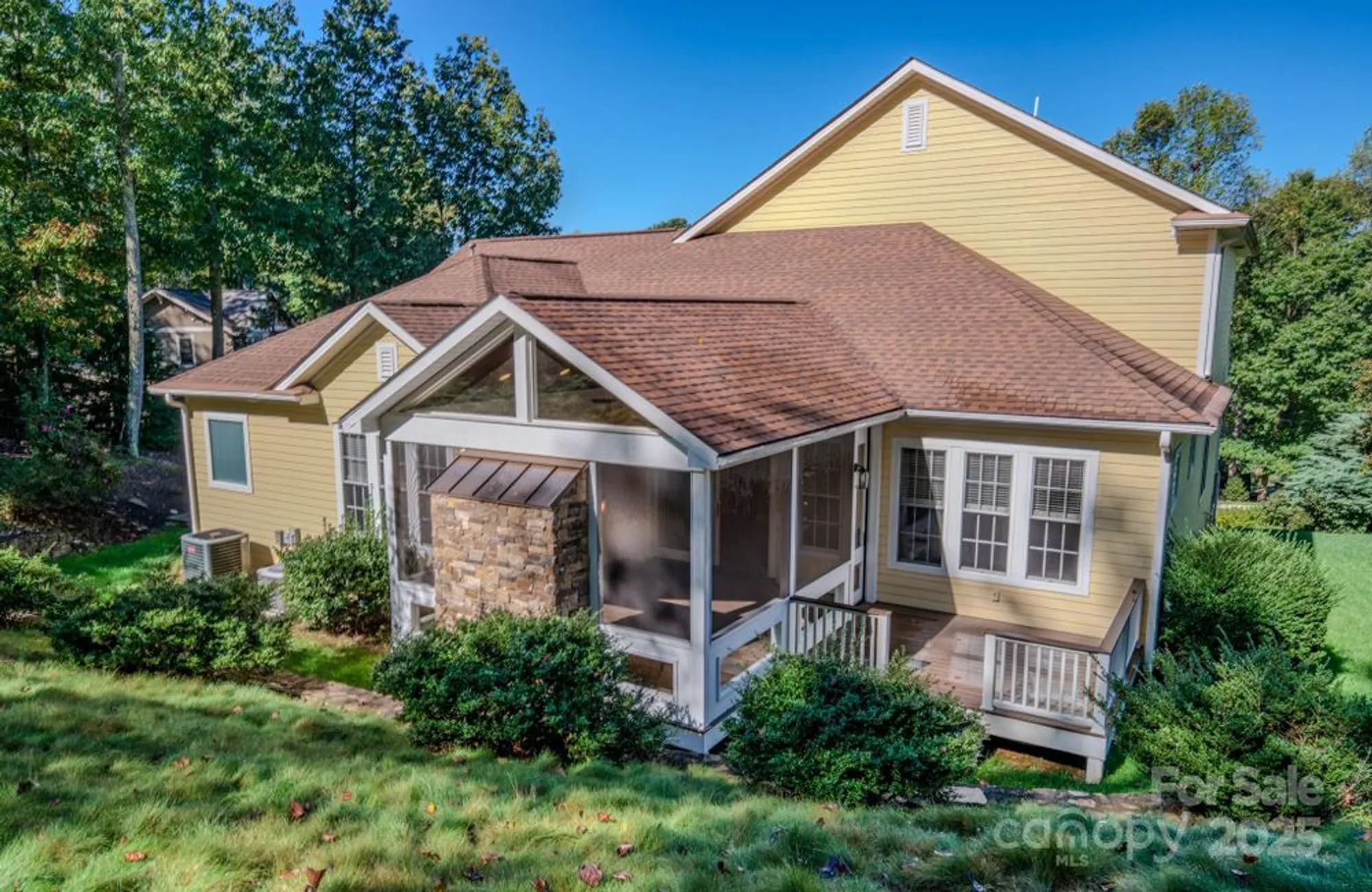 Property Slideshow image 31 of 39 | 16 larue ct, Biltmore Lake, NC, 28715