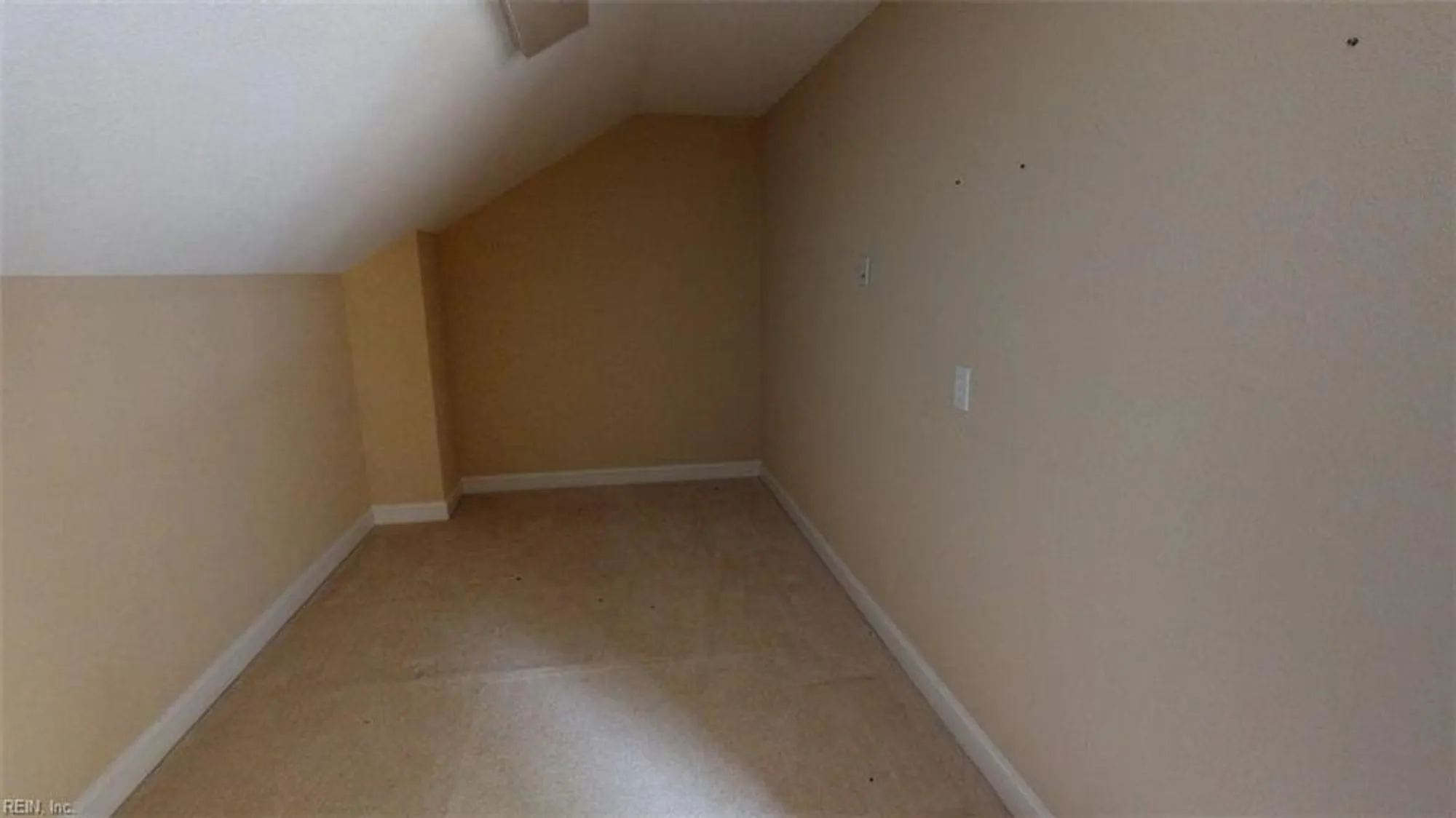 Property Slideshow image 27 of 50 | 1441 carrolton way # 165, Chesapeake, VA, 23320