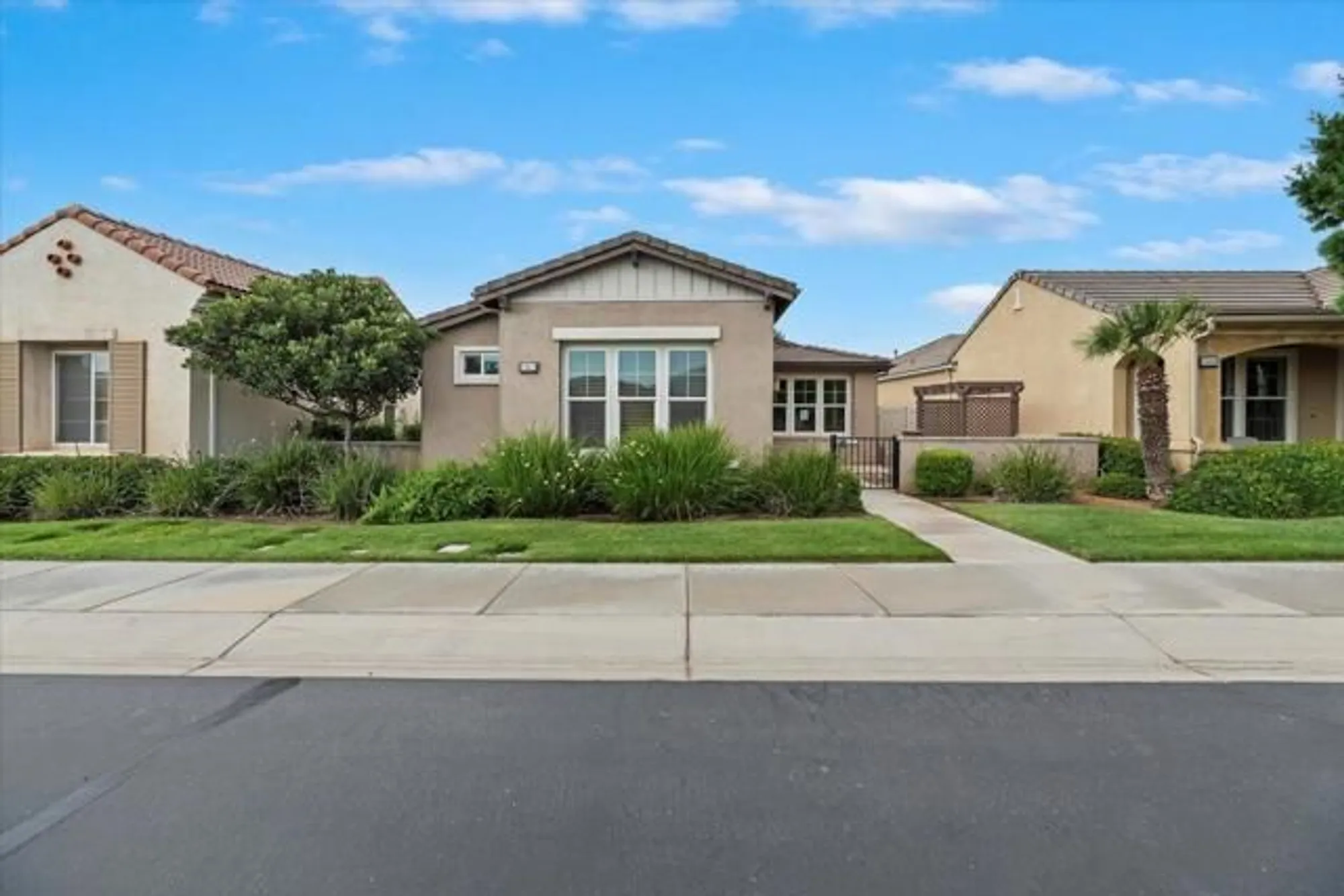 Property Slideshow image 5 of 44 | 1563 quiet crk, Beaumont, CA, 92223