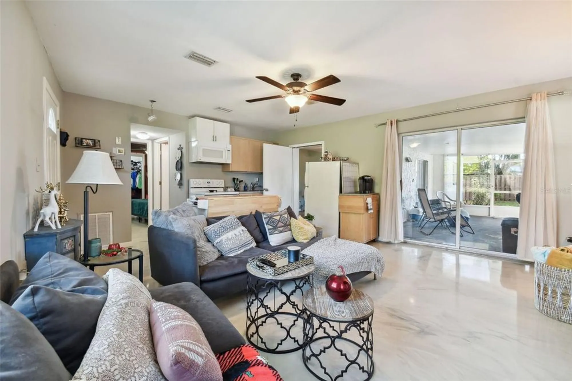 Property Slideshow image 48 of 82 | 918 windward way, Palm Harbor, FL, 34685
