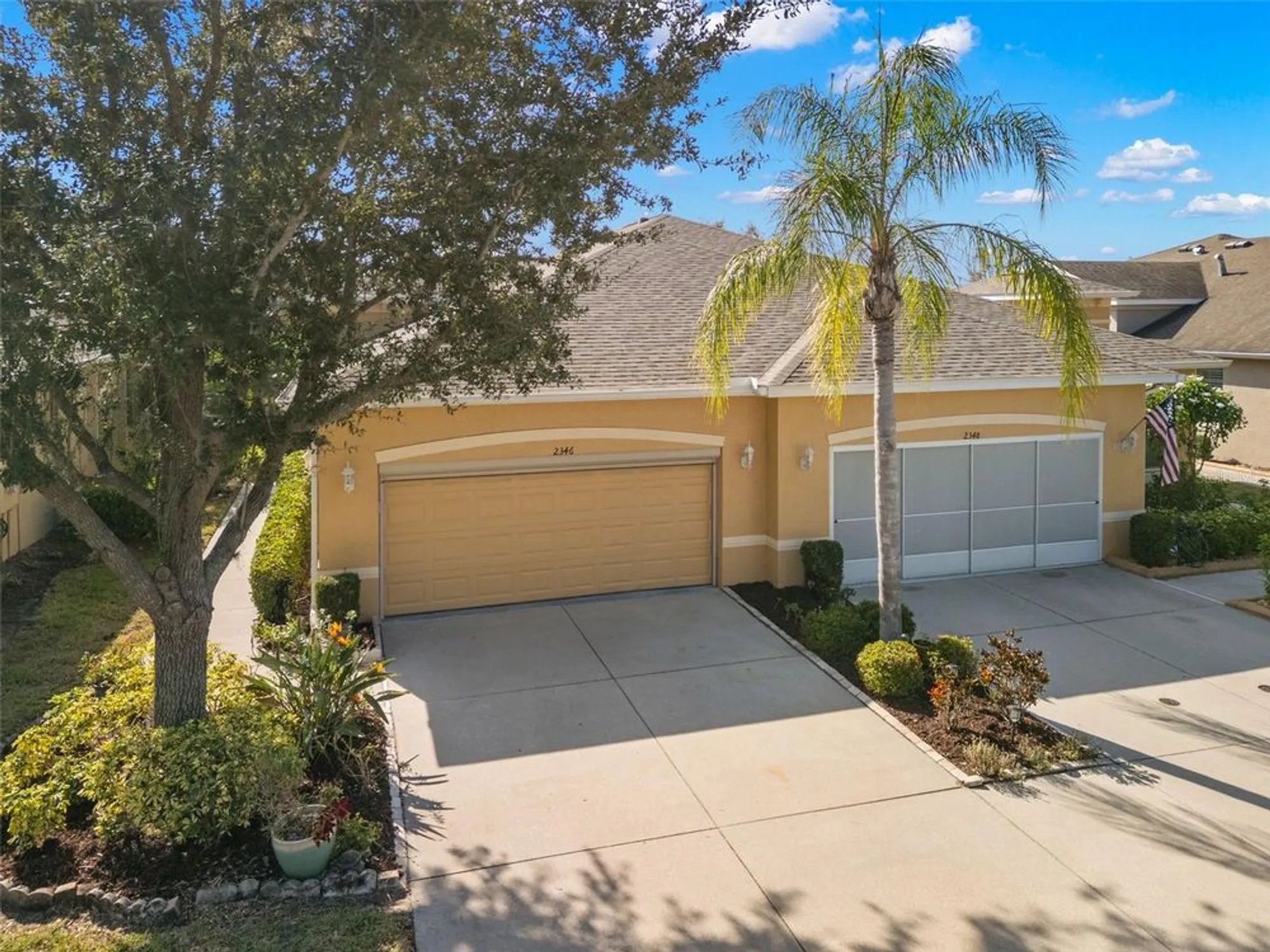 Property Slideshow image 2 of 66 | 2346 oakley green dr, Sun City Center, FL, 33573