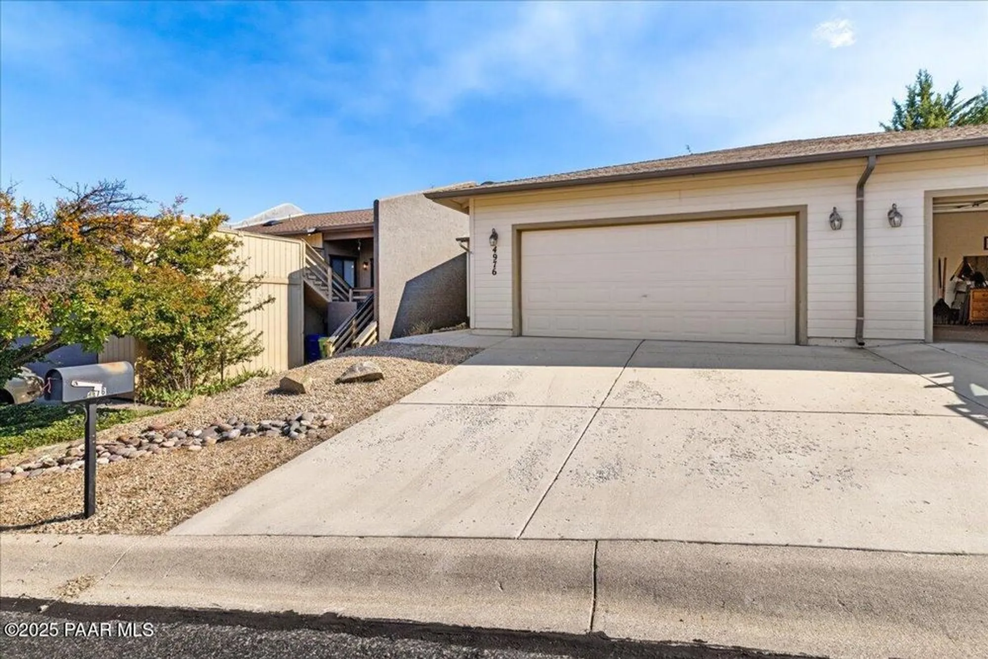 Property Slideshow image 1 of 16 | 4976 summit cir, Prescott, AZ, 86301