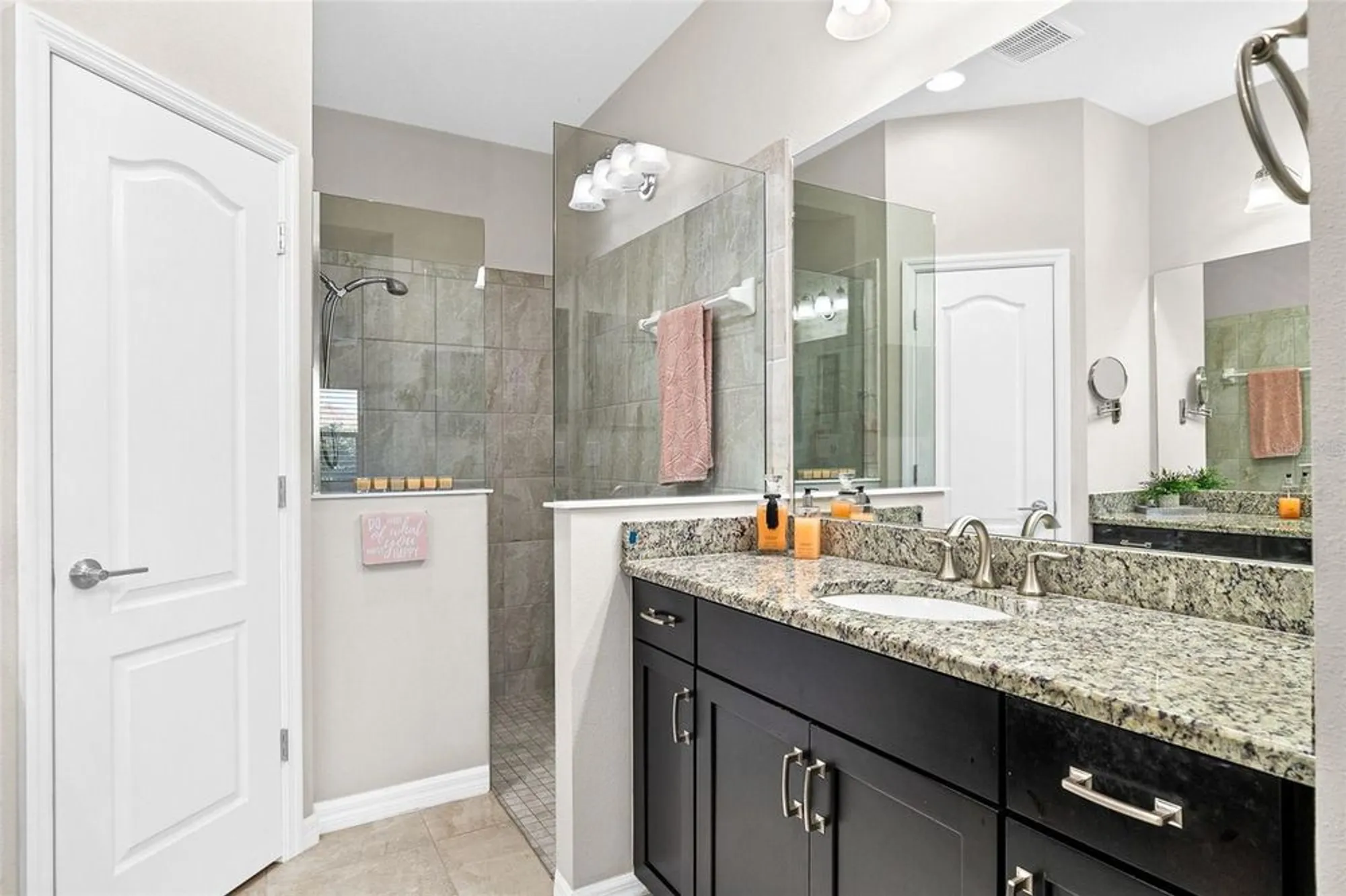 Property Slideshow image 20 of 37 | 1282 backspin dr, Englewood, FL, 34223