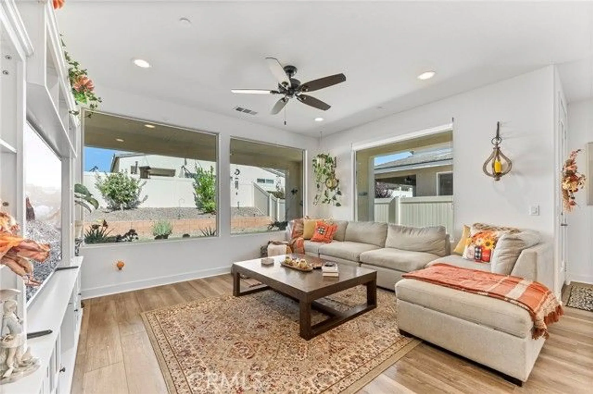 Property Slideshow image 9 of 40 | 1656 spring run ln, Beaumont, CA, 92223
