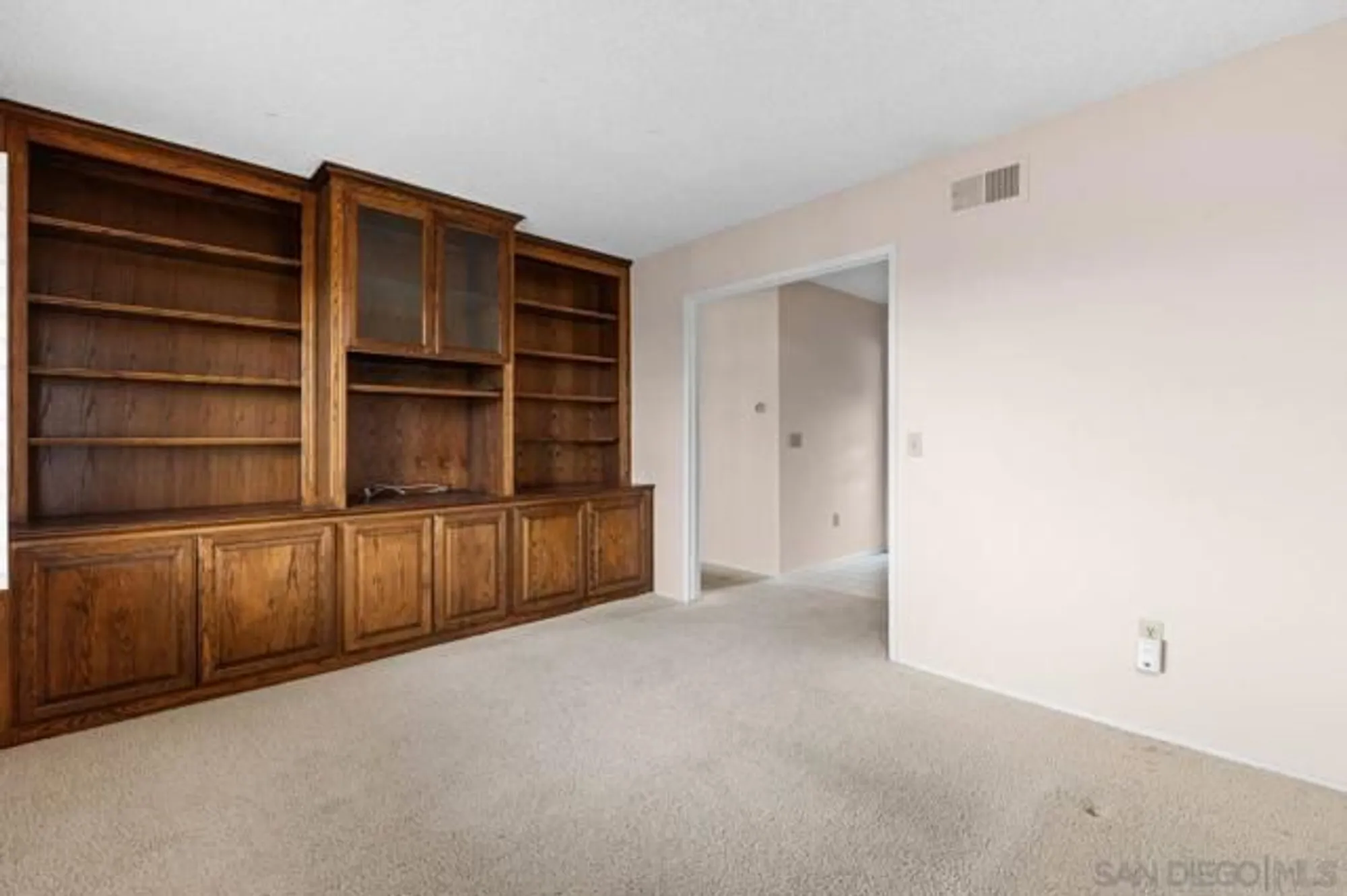 Property Slideshow image 14 of 39 | 17465 plaza animado 147, San Diego, CA, 92128