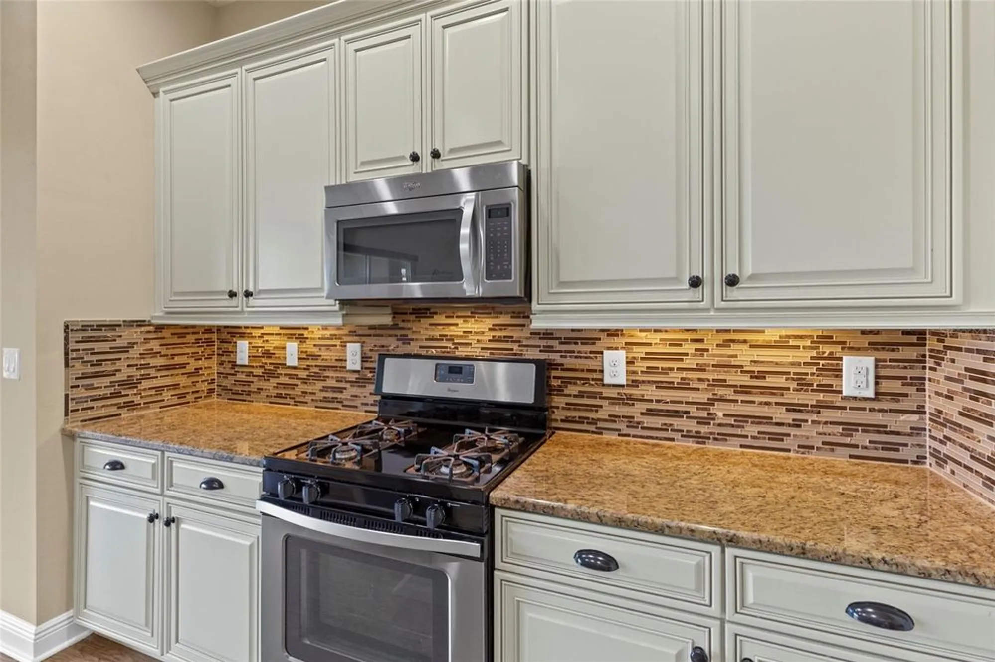 Property Slideshow image 9 of 51 | 942 preservation st, Bradenton, FL, 34208