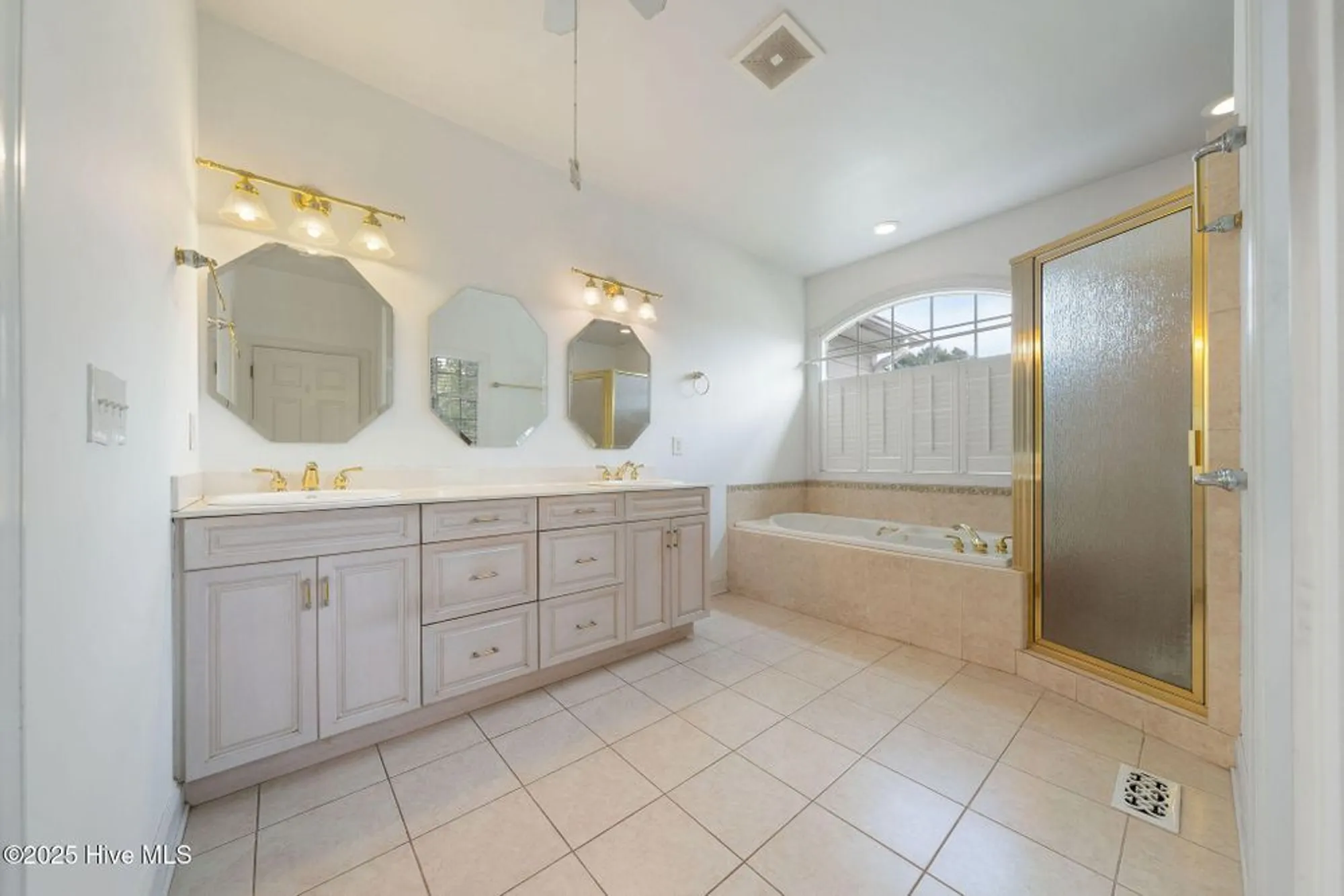 Property Slideshow image 30 of 86 | 4103 kittiwake ct, Southport, NC, 28461