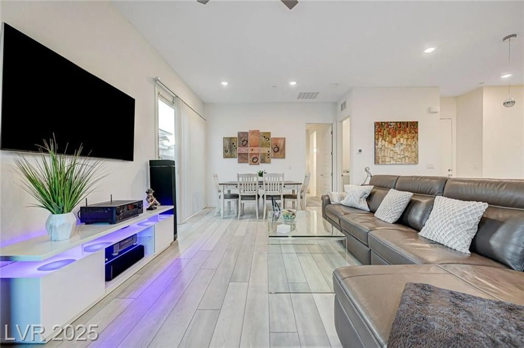 Property Slideshow image 14 of 67 | 912 allister fields ln, Las Vegas, NV, 89138