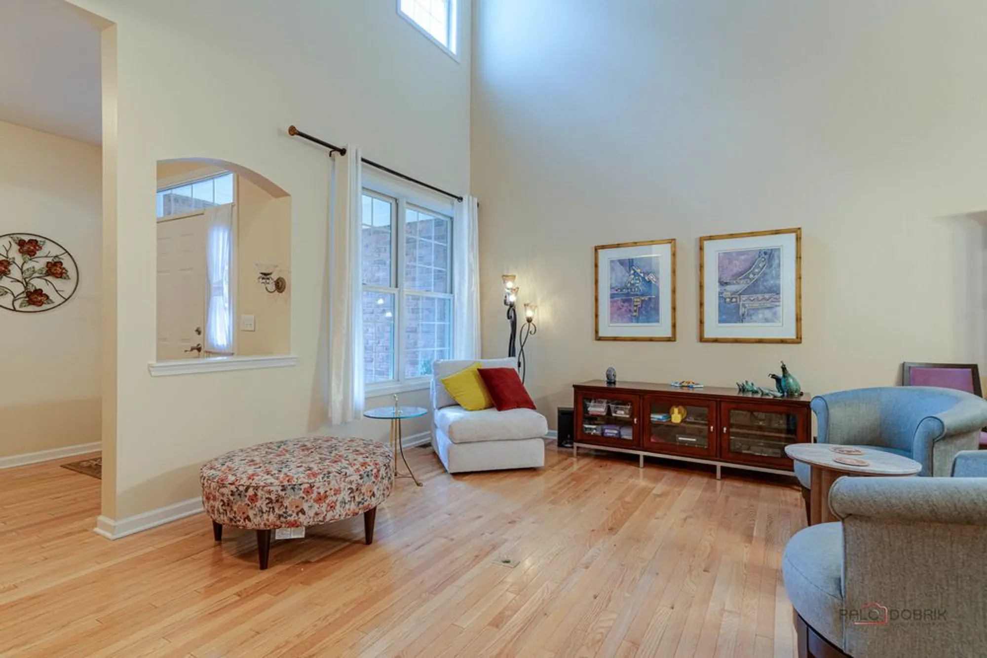 Property Slideshow image 6 of 36 | 1834 torrey pkwy, Libertyville, IL, 60048