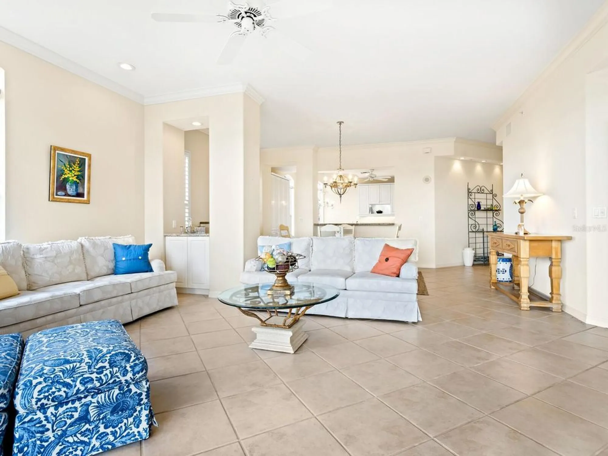 Property Slideshow image 9 of 38 | 5440 eagles point cir 405, Sarasota, FL, 34231