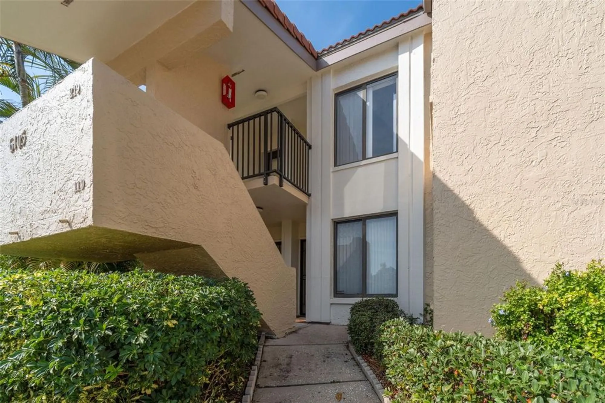 Property Slideshow image 1 of 52 | 6105 palma del mar blvd s apt 120, Saint Petersburg, FL, 33715