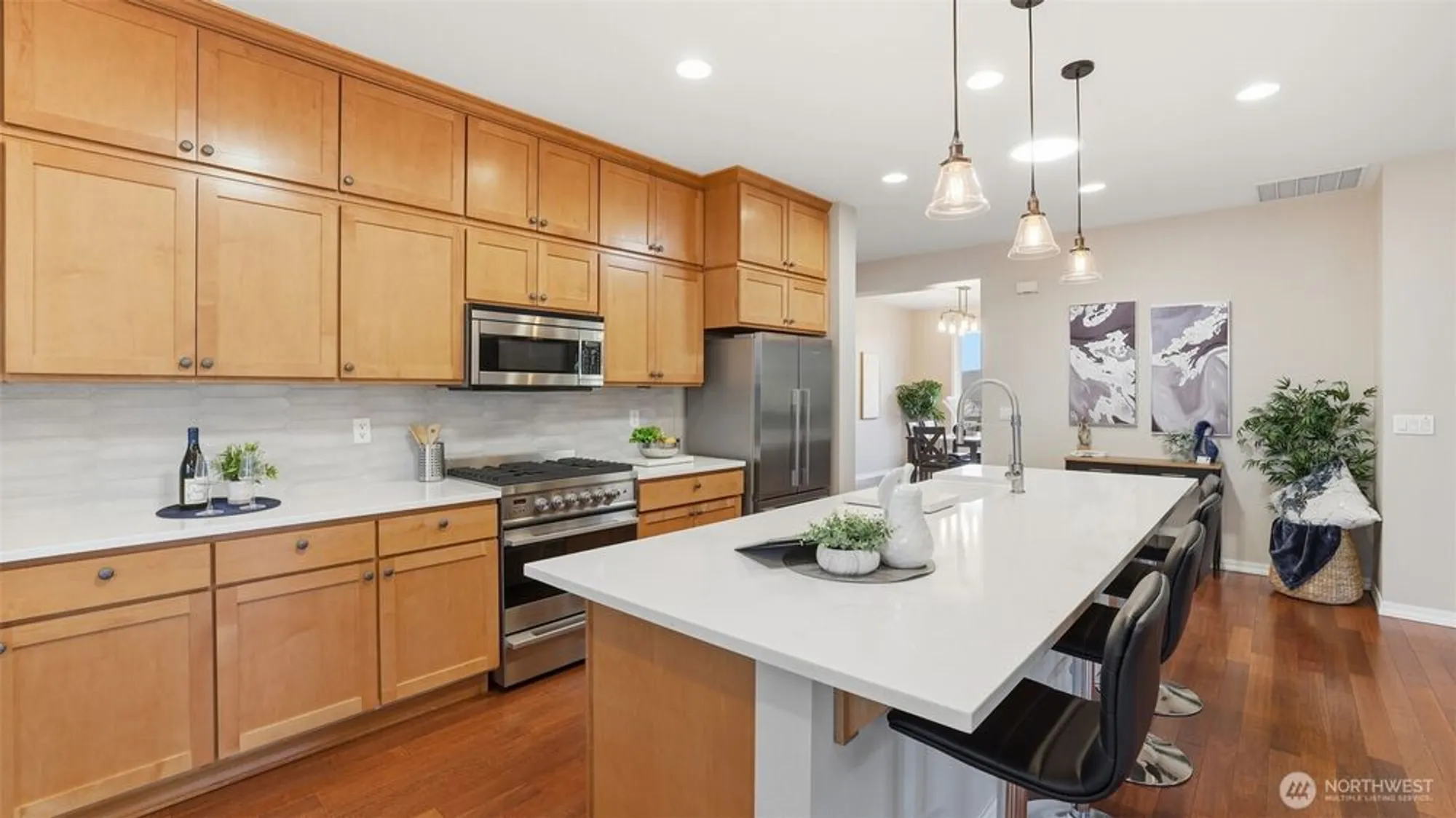 Property Slideshow image 16 of 40 | 12832 231st pl, Redmond, WA, 98053