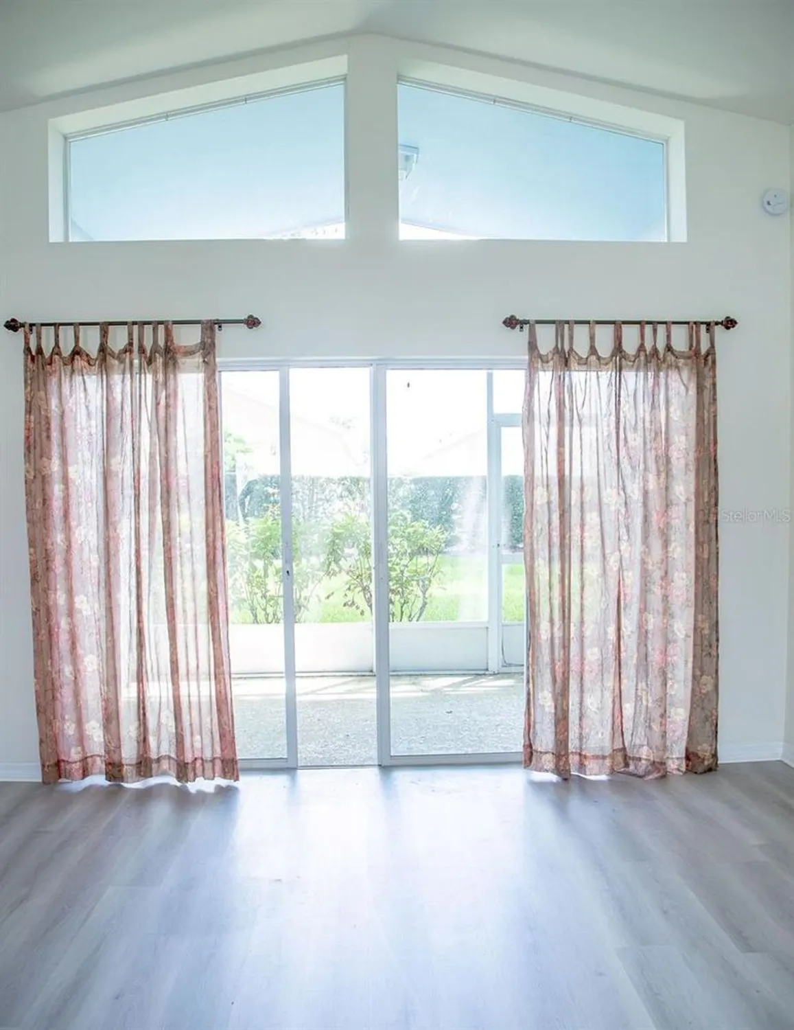 Property Slideshow image 4 of 45 | 231 lake suzanne dr, Lake Wales, FL, 33859