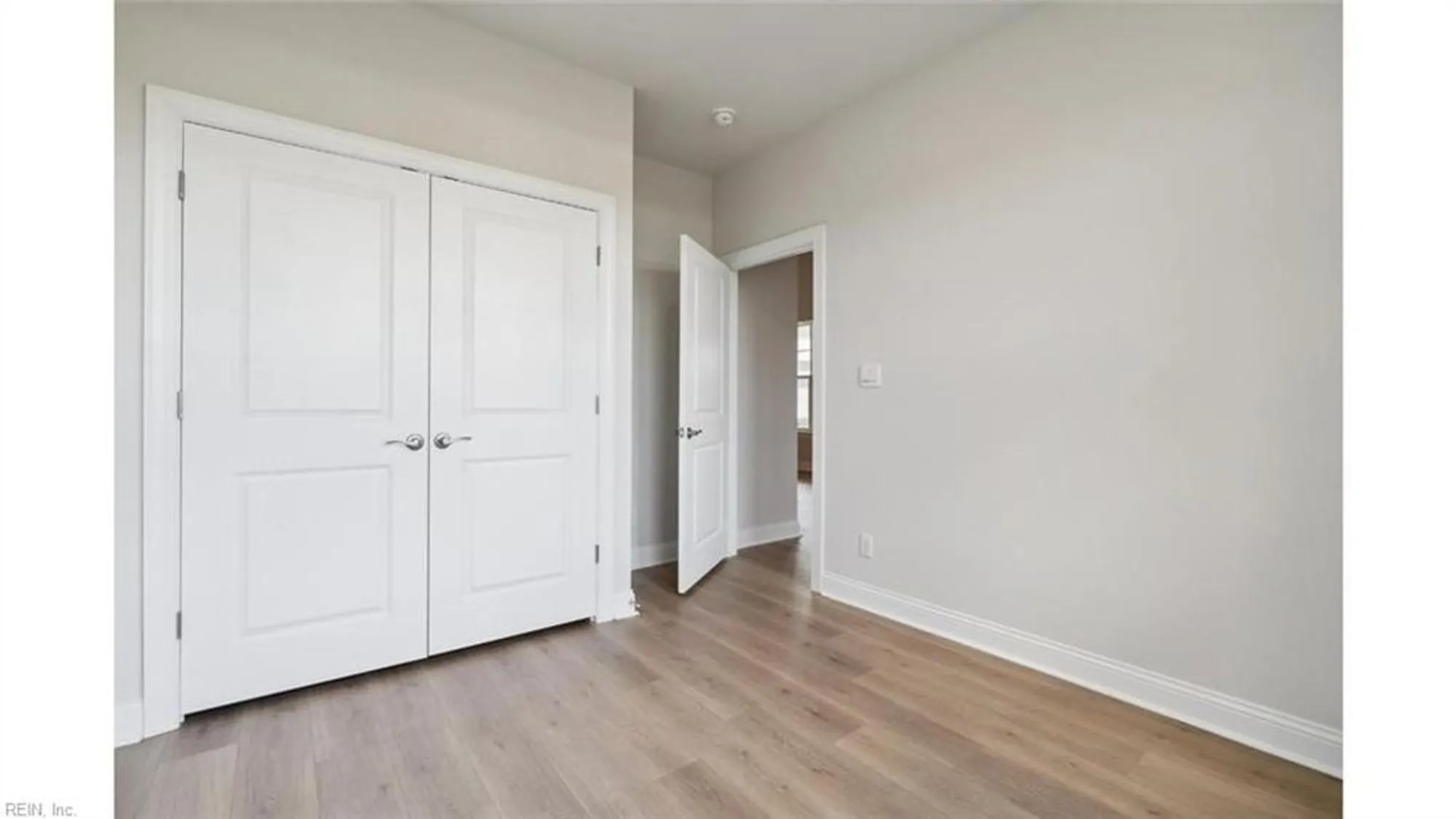 Property Slideshow image 10 of 34 | 2144 edwin dr, Chesapeake, VA, 23322