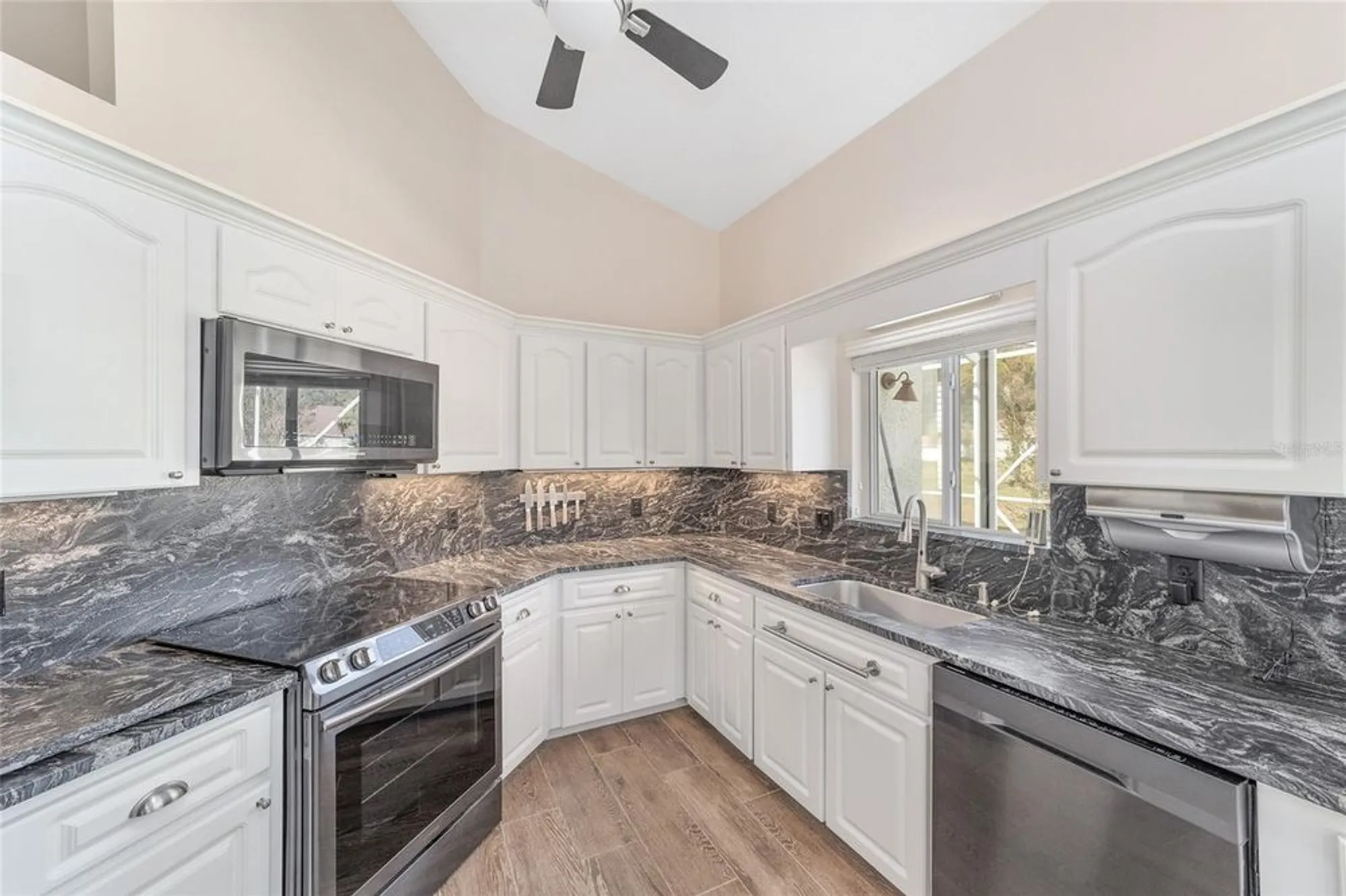 Property Slideshow image 19 of 59 | 5565 nw 26th ln, Ocala, FL, 34482