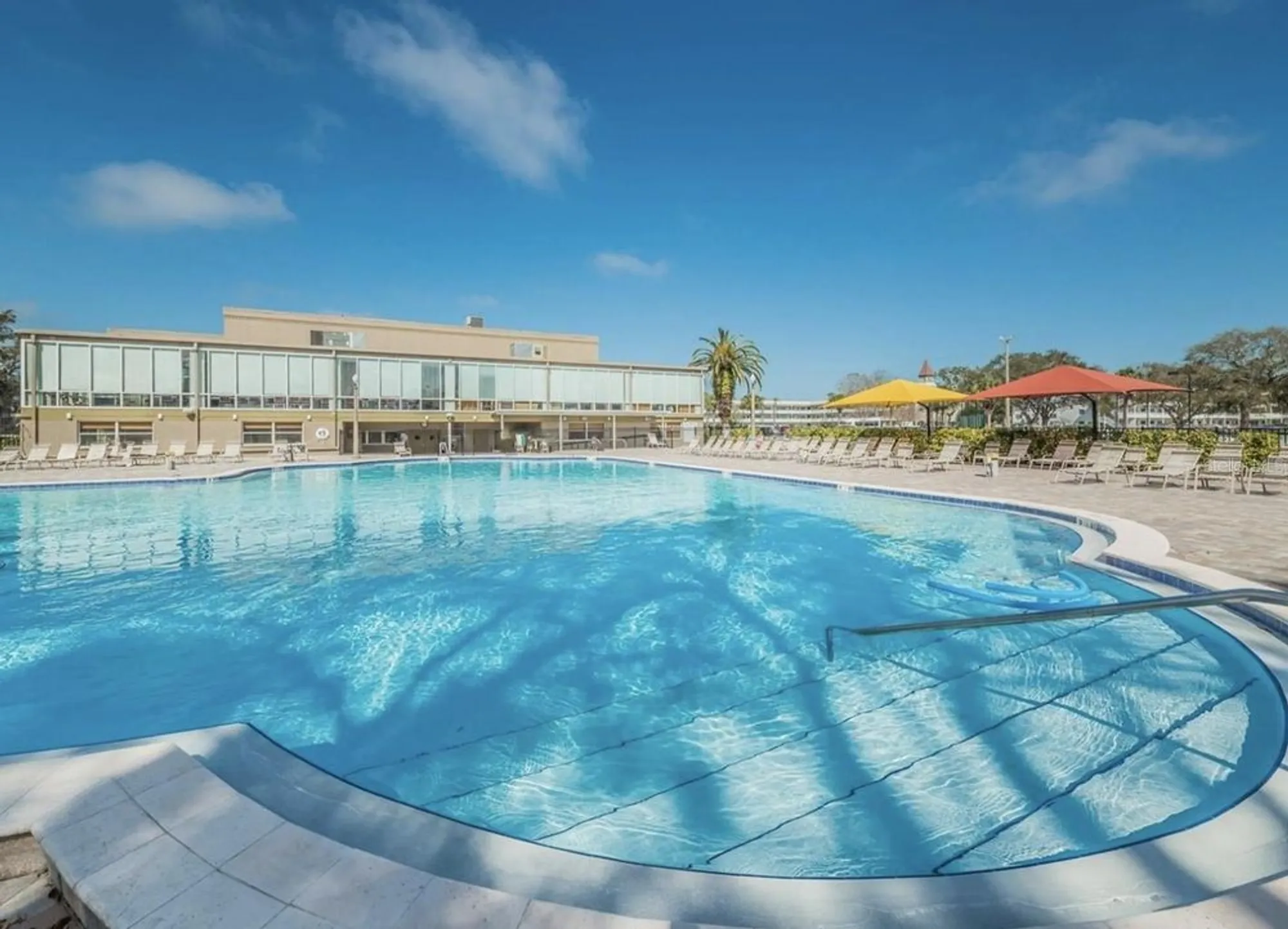 Property Slideshow image 19 of 26 | 2462 brazilia dr 42, Clearwater, FL, 33763