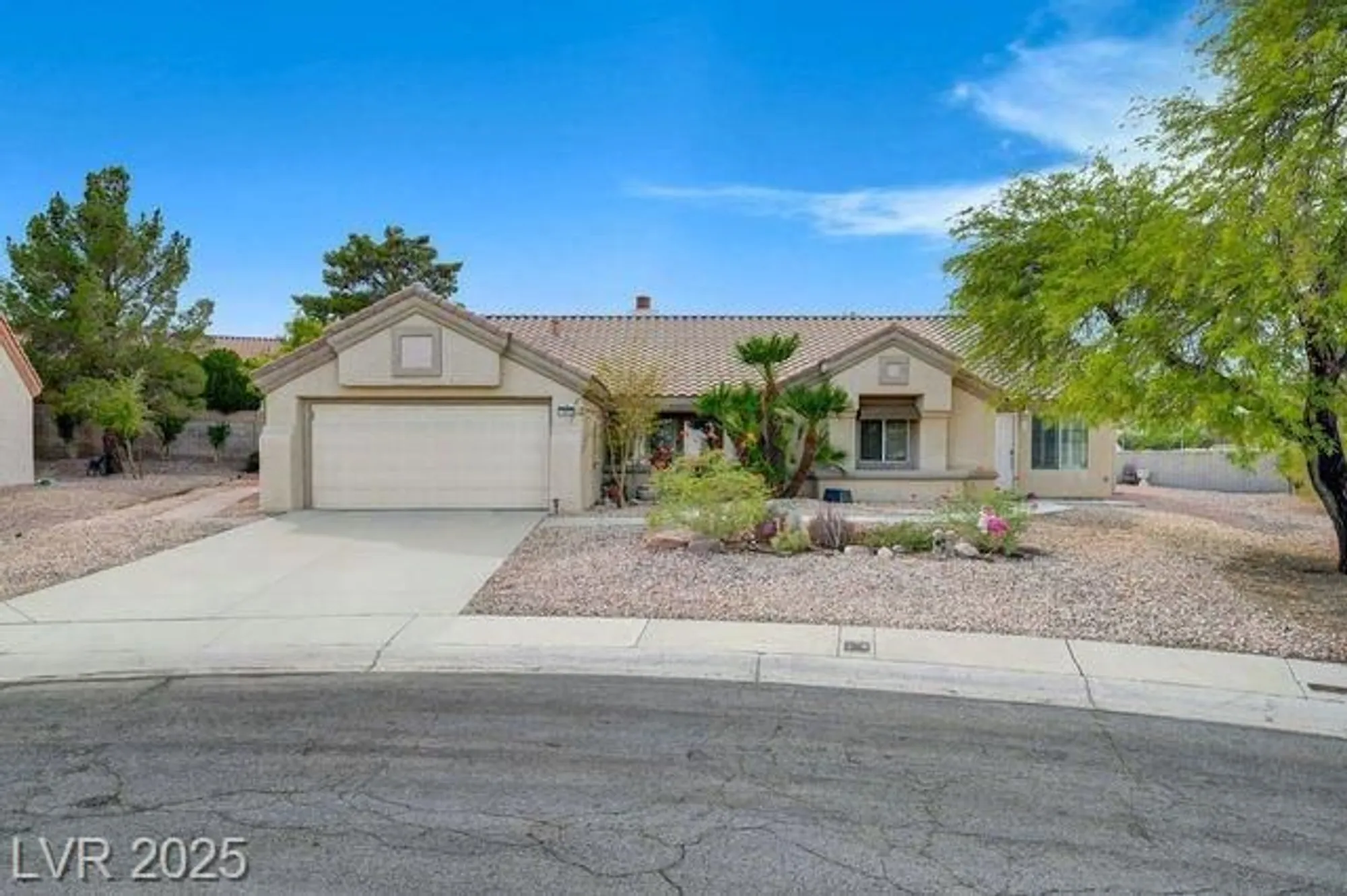 Property Slideshow image 1 of 69 | 3033 merimar dr, Las Vegas, NV, 89134
