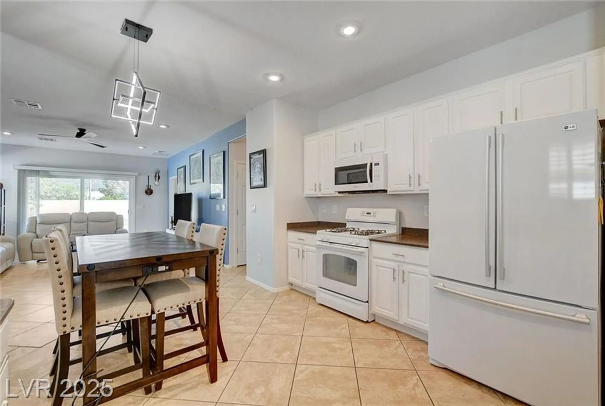 Property Slideshow image 18 of 72 | 2576 binary stars st, Henderson, NV, 89044