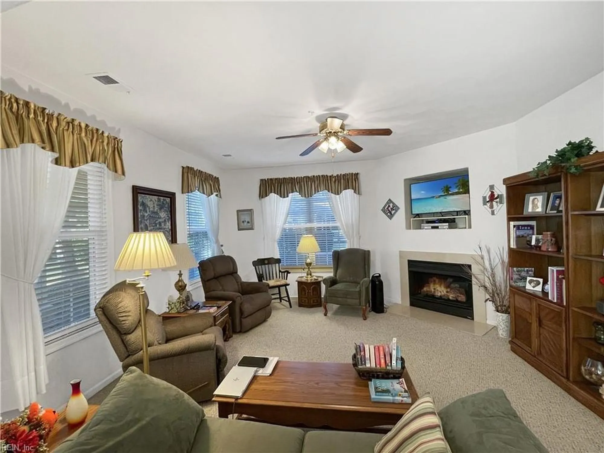 Property Slideshow image 5 of 25 | 2709 browning dr, Virginia Beach, VA, 23456
