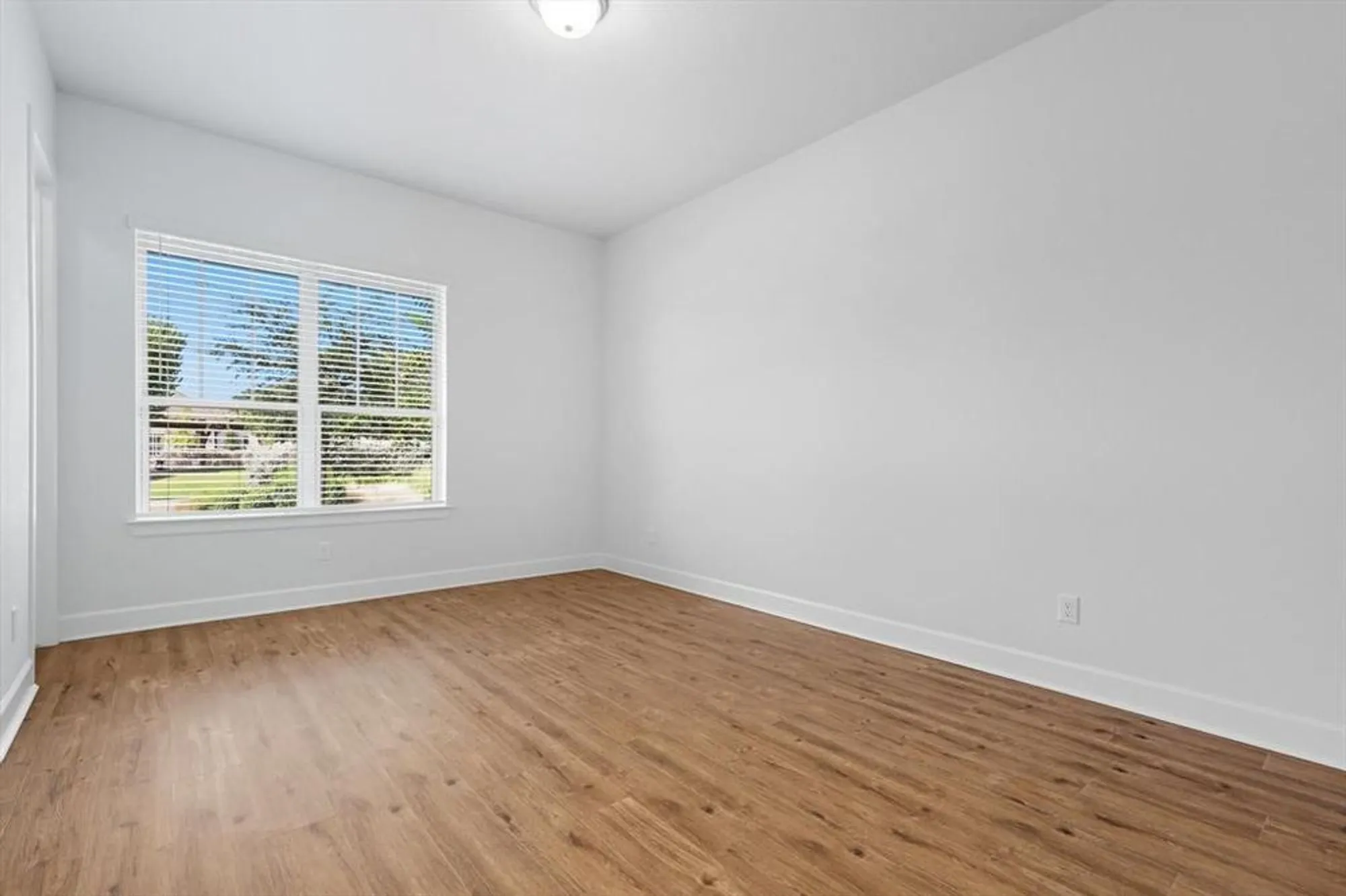 Property Slideshow image 28 of 40 | 4815 beaver creek dr, Arlington, TX, 76005