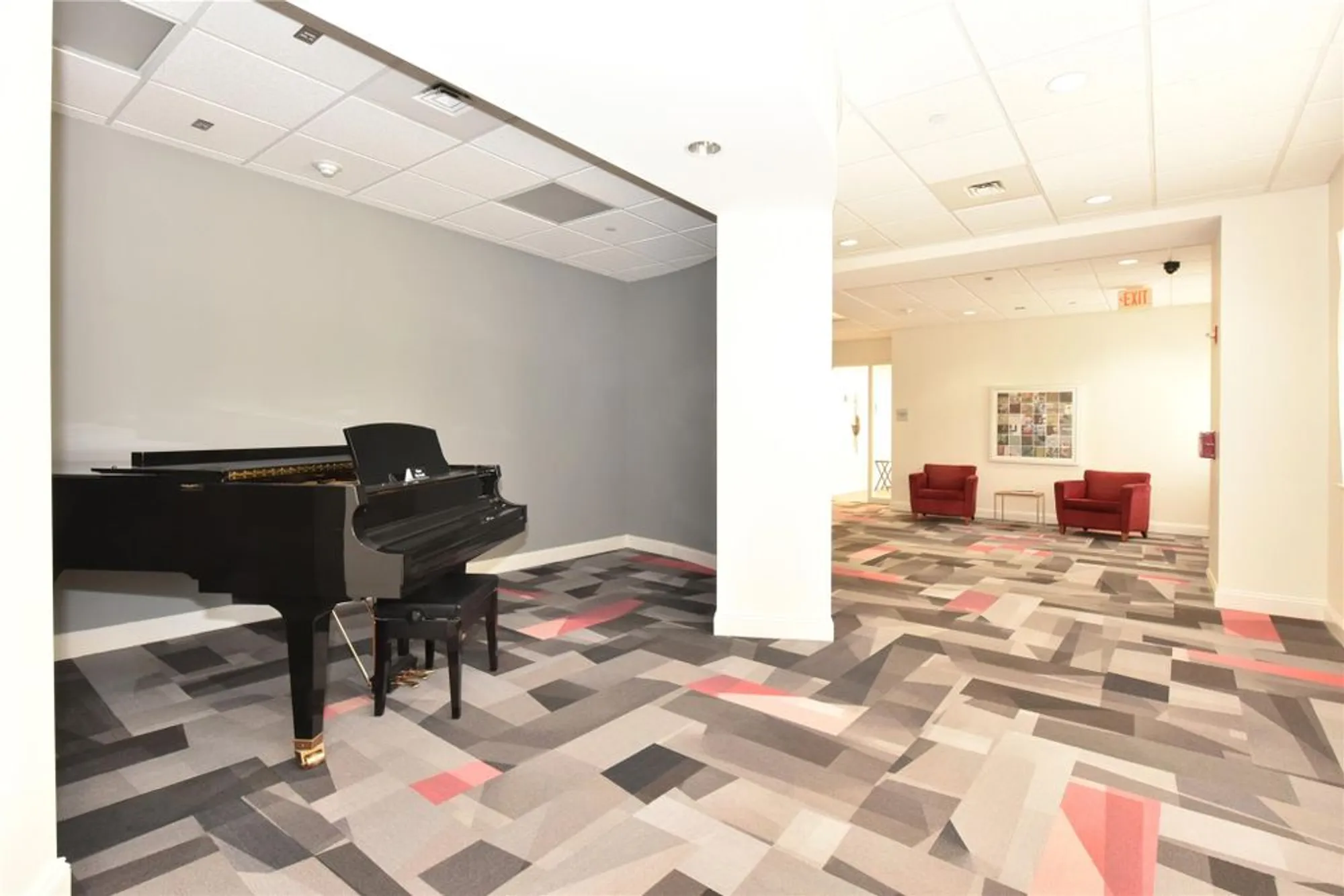 Property Slideshow image 22 of 27 | 100 harbor view dr 439, Port Washington, NY, 11050