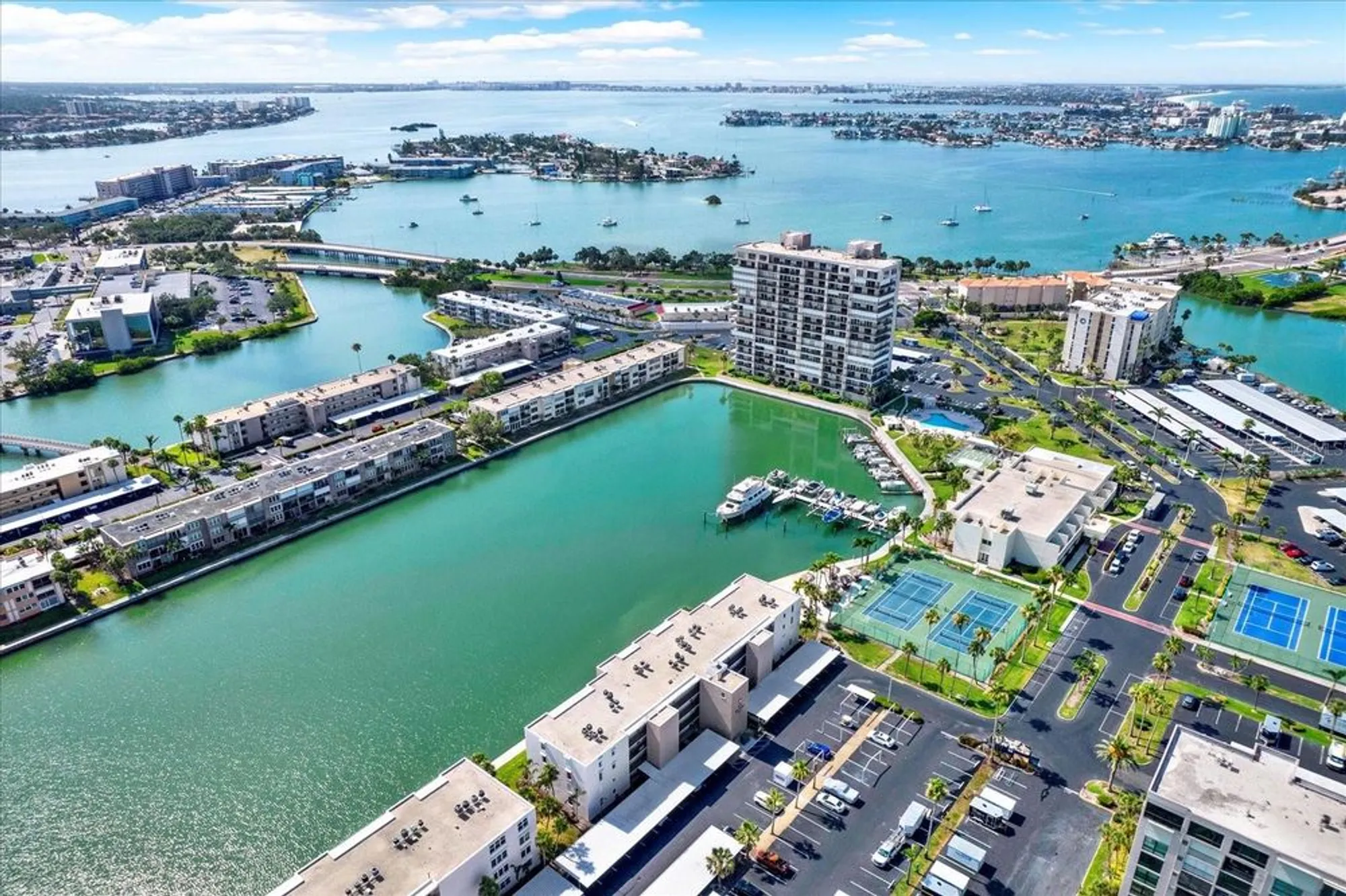 Property Slideshow image 20 of 29 | 7625 sun island dr 304, South Pasadena, FL, 33707