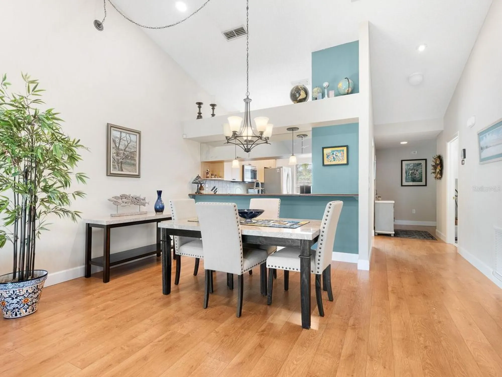 Property Slideshow image 14 of 73 | 6103 clubside dr # 6103, Sarasota, FL, 34243