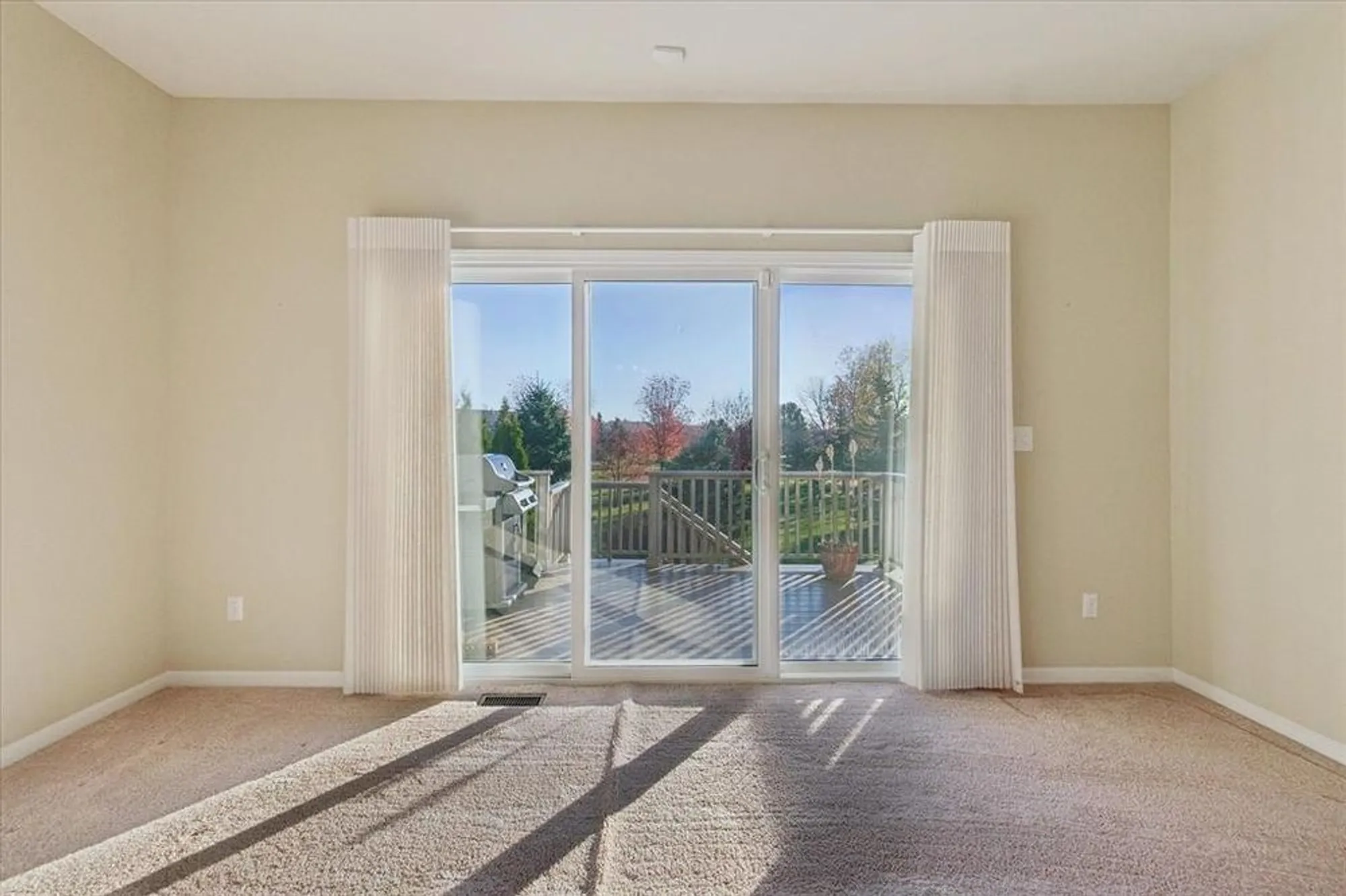 Property Slideshow image 13 of 67 | 9525 pine valley dr, Grand Blanc, MI, 48439