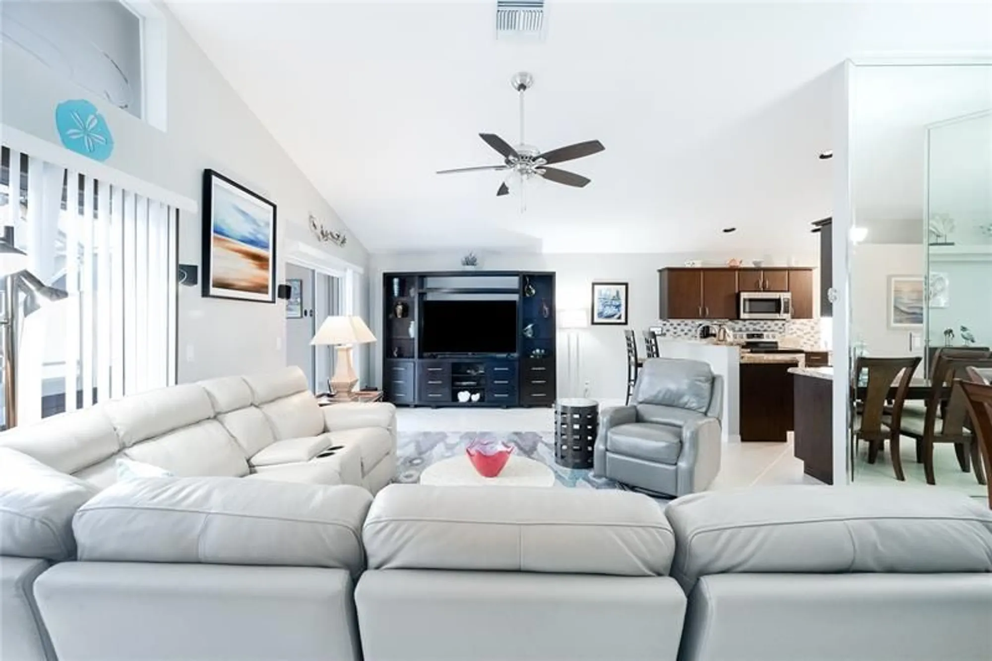 Property Slideshow image 10 of 50 | 13851 via vittoria, Delray Beach, FL, 33446