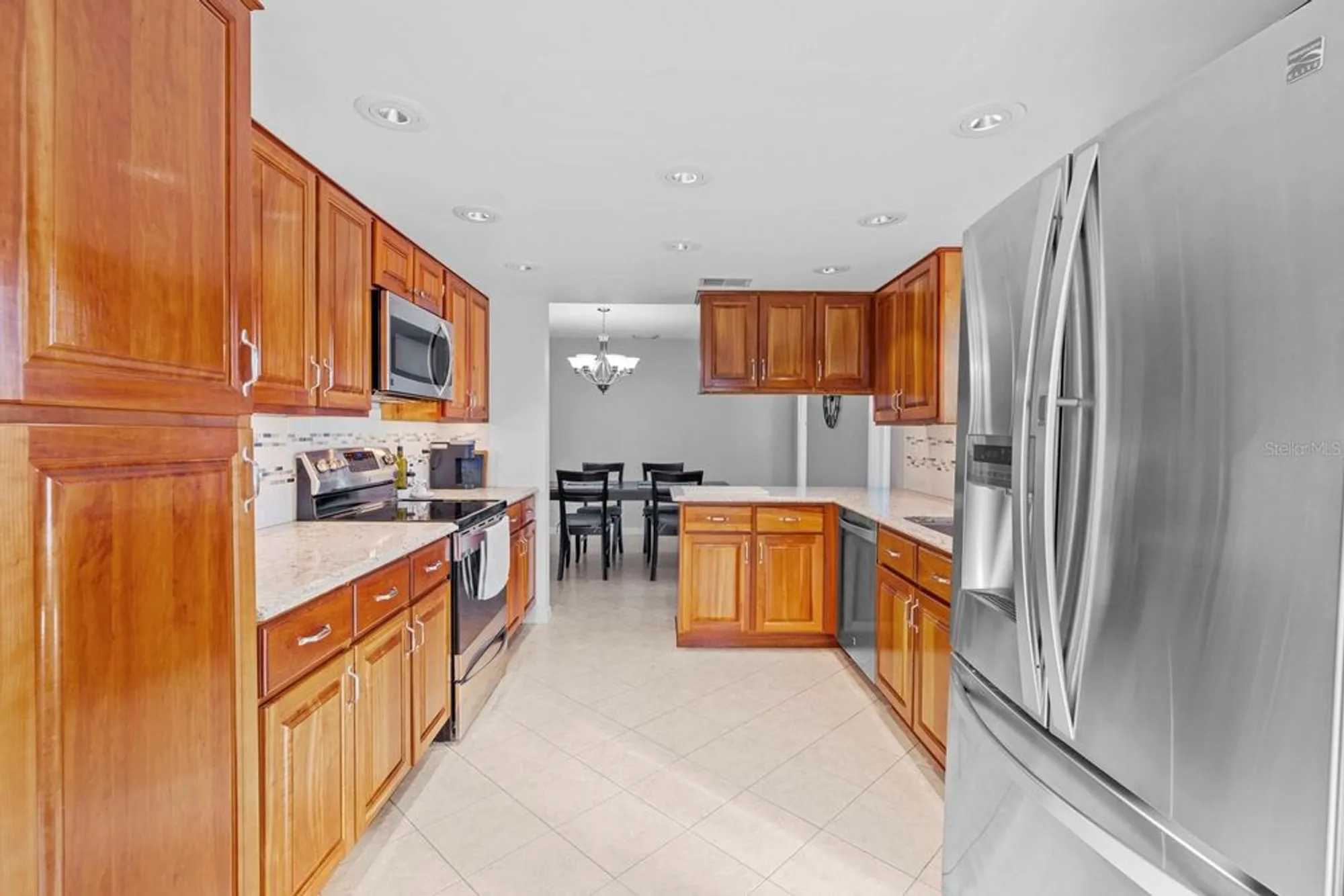 Property Slideshow image 27 of 43 | 302 stroll ln, Sun City Center, FL, 33573