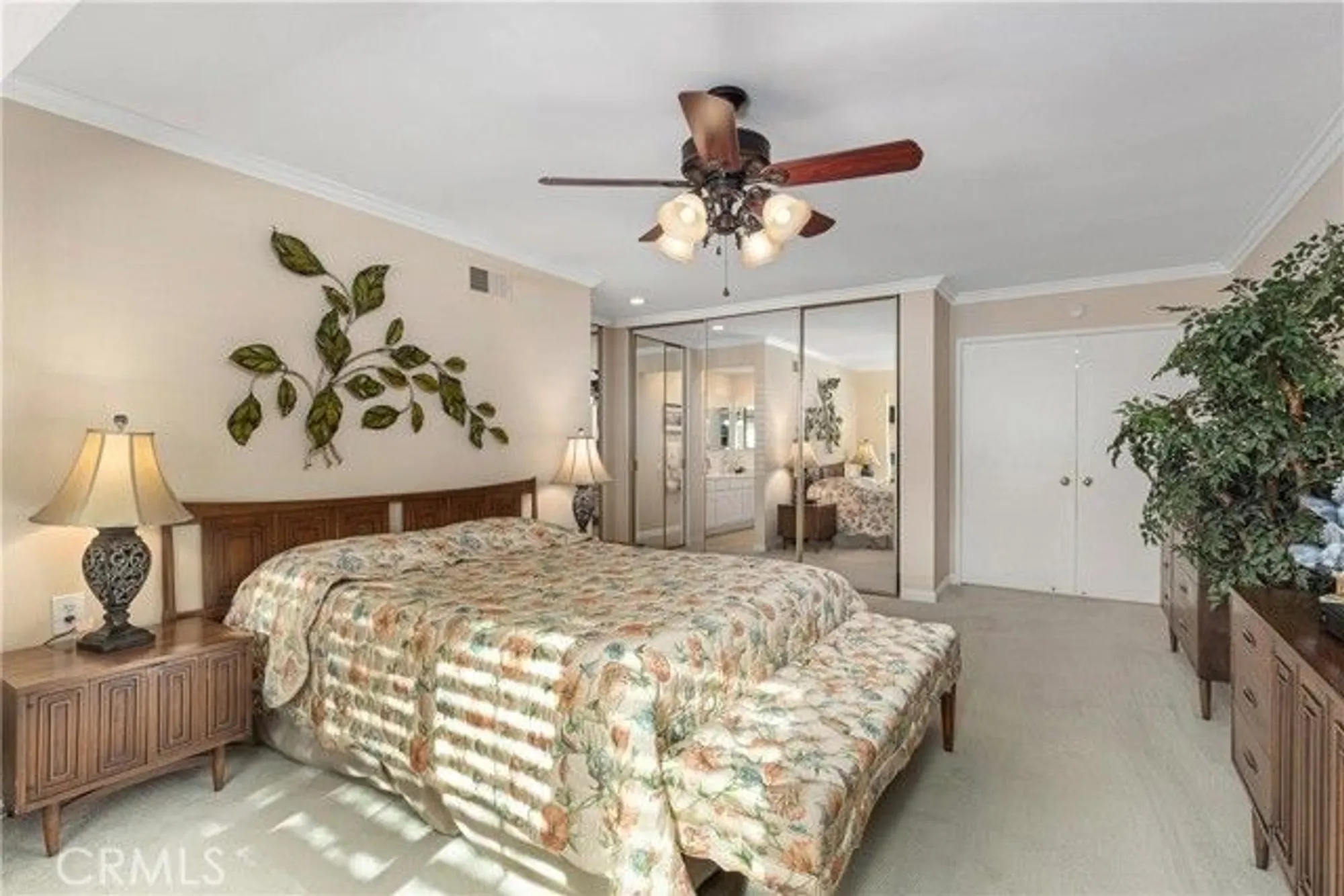 Property Slideshow image 18 of 50 | 5262 miembro, Laguna Woods, CA, 92637