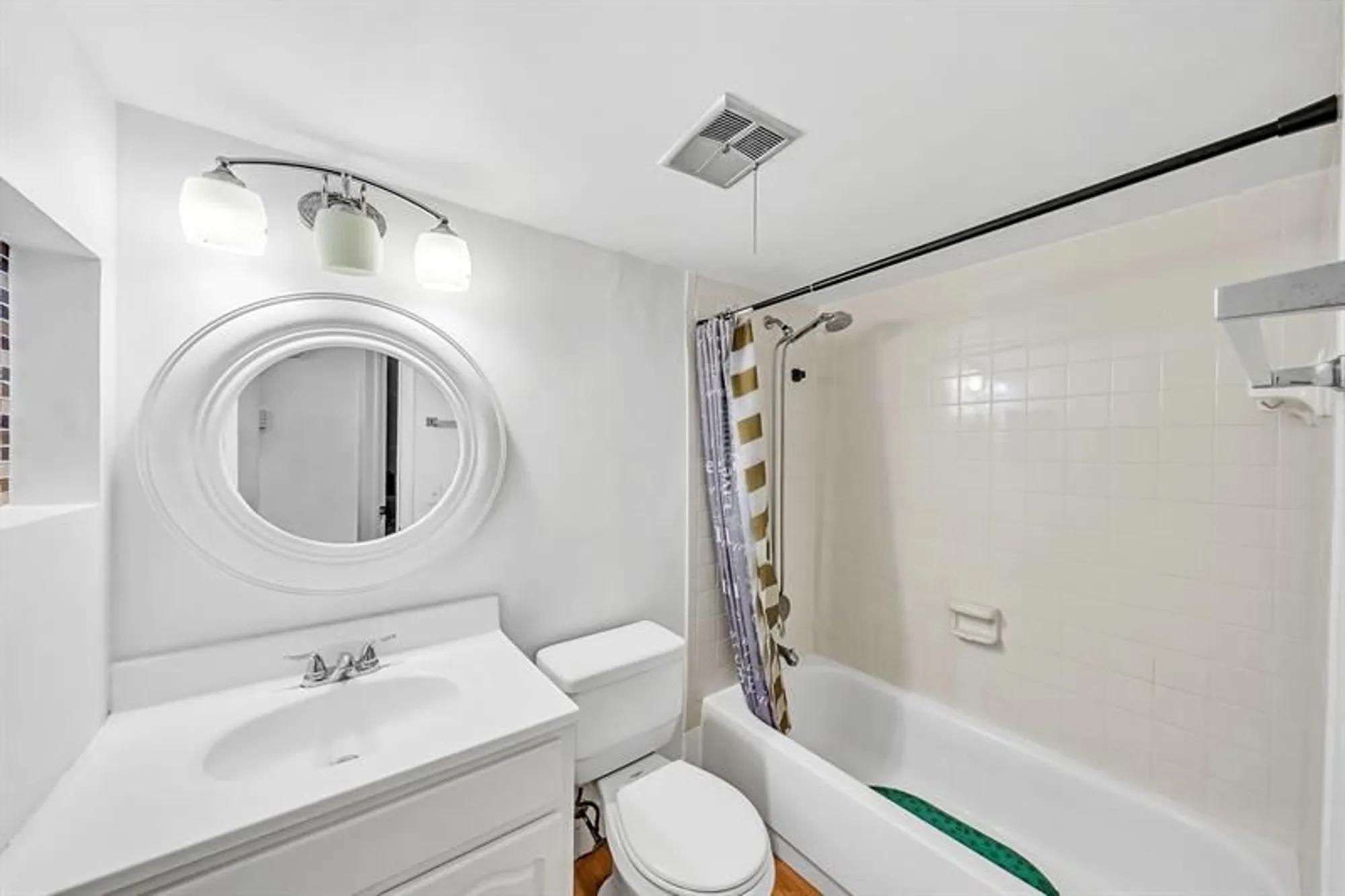 Property Slideshow image 22 of 41 | 5940 nw 64th ave apt 101, Tamarac, FL, 33319