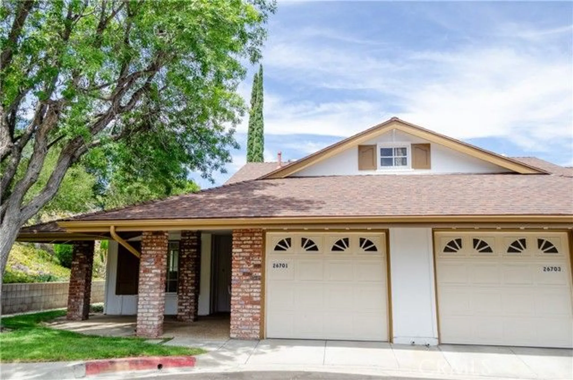 Property Slideshow image 1 of 44 | 26701 oak branch cir, Newhall, CA, 91321