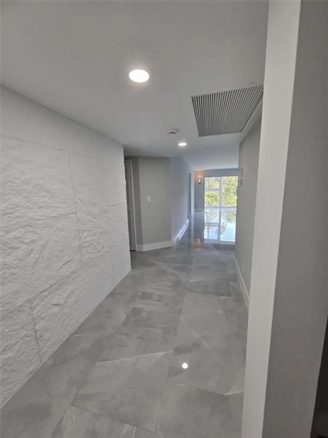 Property Slideshow image 7 of 25 | 1502 cayman way c2, Coconut Creek, FL, 33066