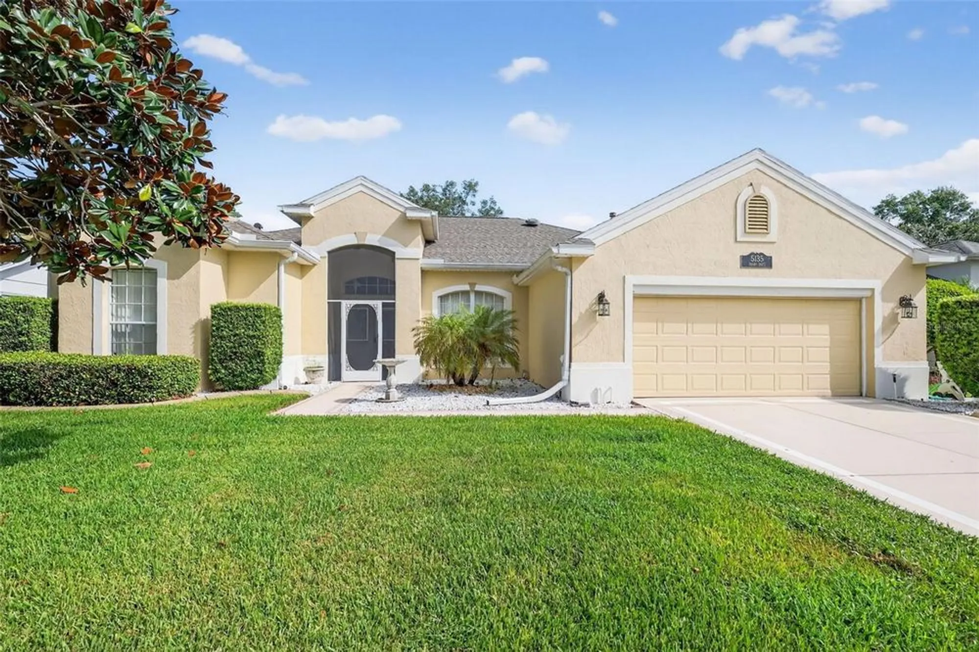 Property Slideshow image 1 of 30 | 5135 aurora dr, Leesburg, FL, 34748