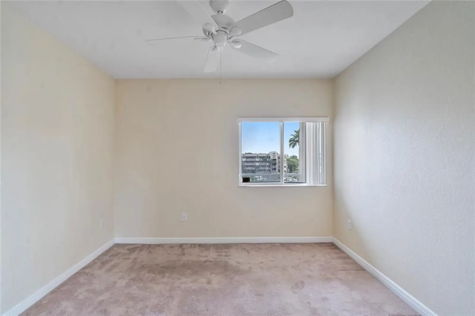 Property Slideshow image 12 of 18 | 7611 southampton ter apt 405a, Tamarac, FL, 33321