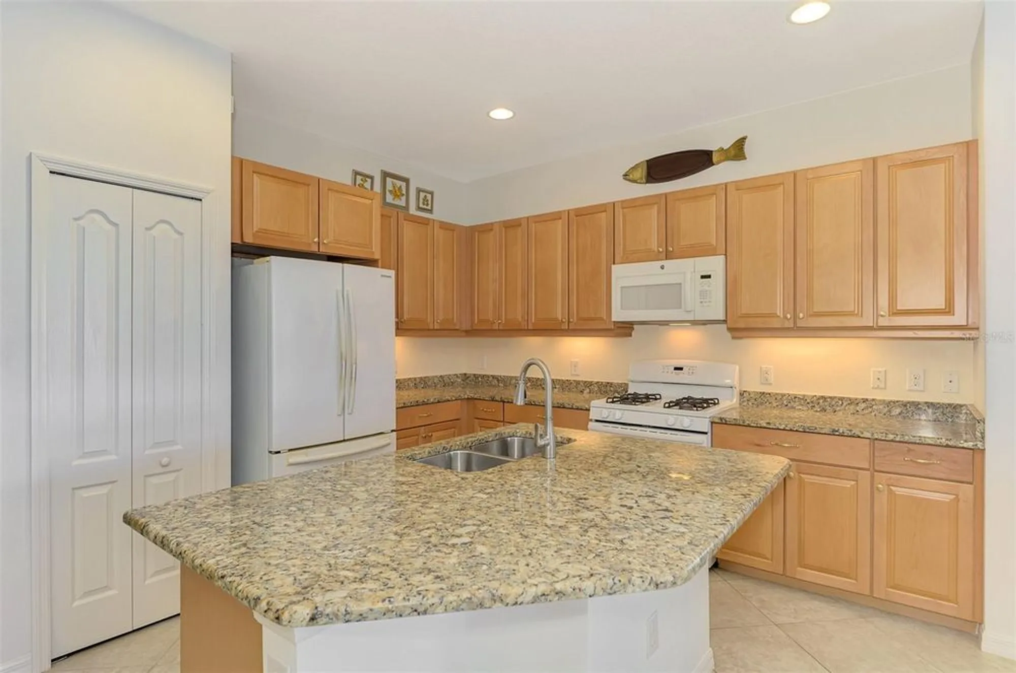 Property Slideshow image 14 of 39 | 1375 backspin dr, Englewood, FL, 34223