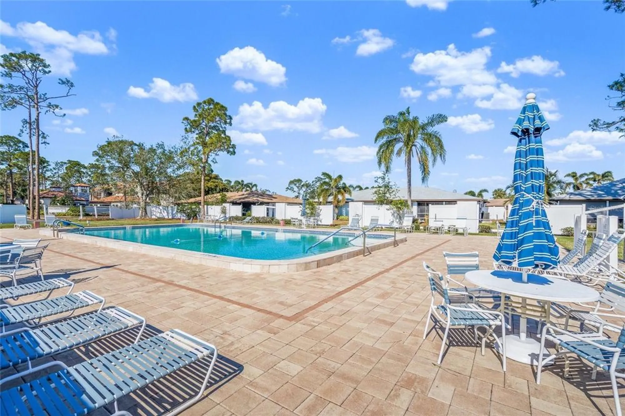 Property Slideshow image 33 of 35 | 6213 green view dr # 127, Sarasota, FL, 34231