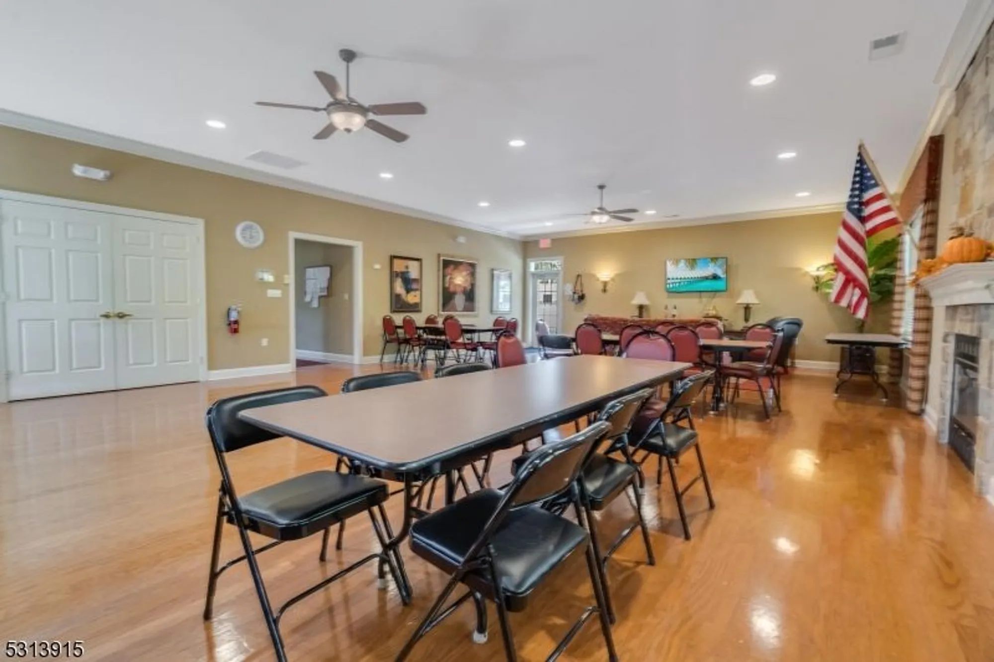 Property Slideshow image 28 of 48 | 6015 brookfield glen dr # 15, Belvidere, NJ, 07823