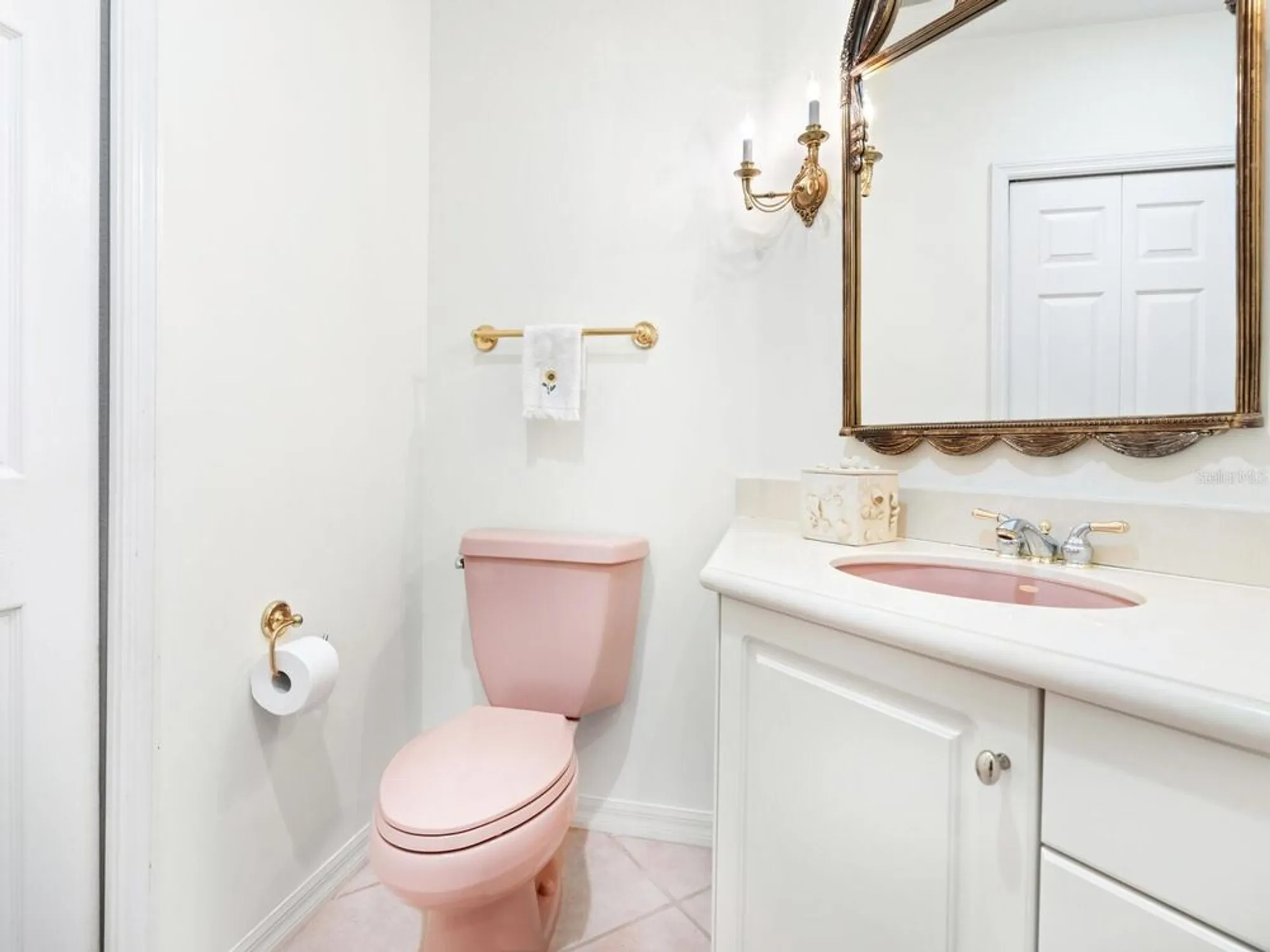 Property Slideshow image 27 of 38 | 5440 eagles point cir 405, Sarasota, FL, 34231