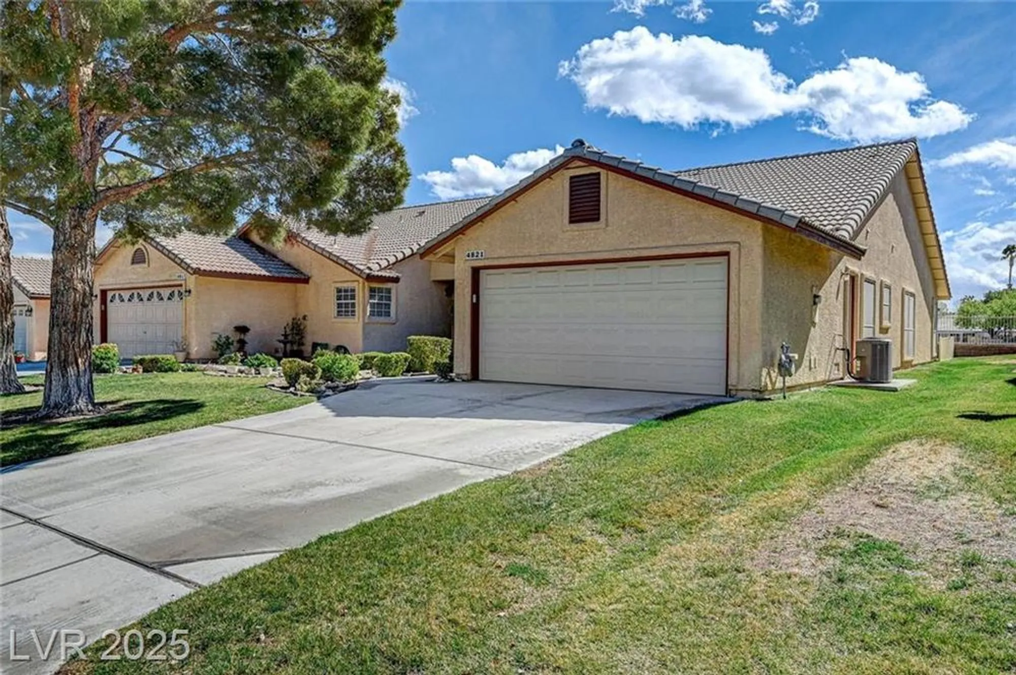 Property Slideshow image 3 of 53 | 4821 cedar lawn way, Las Vegas, NV, 89130