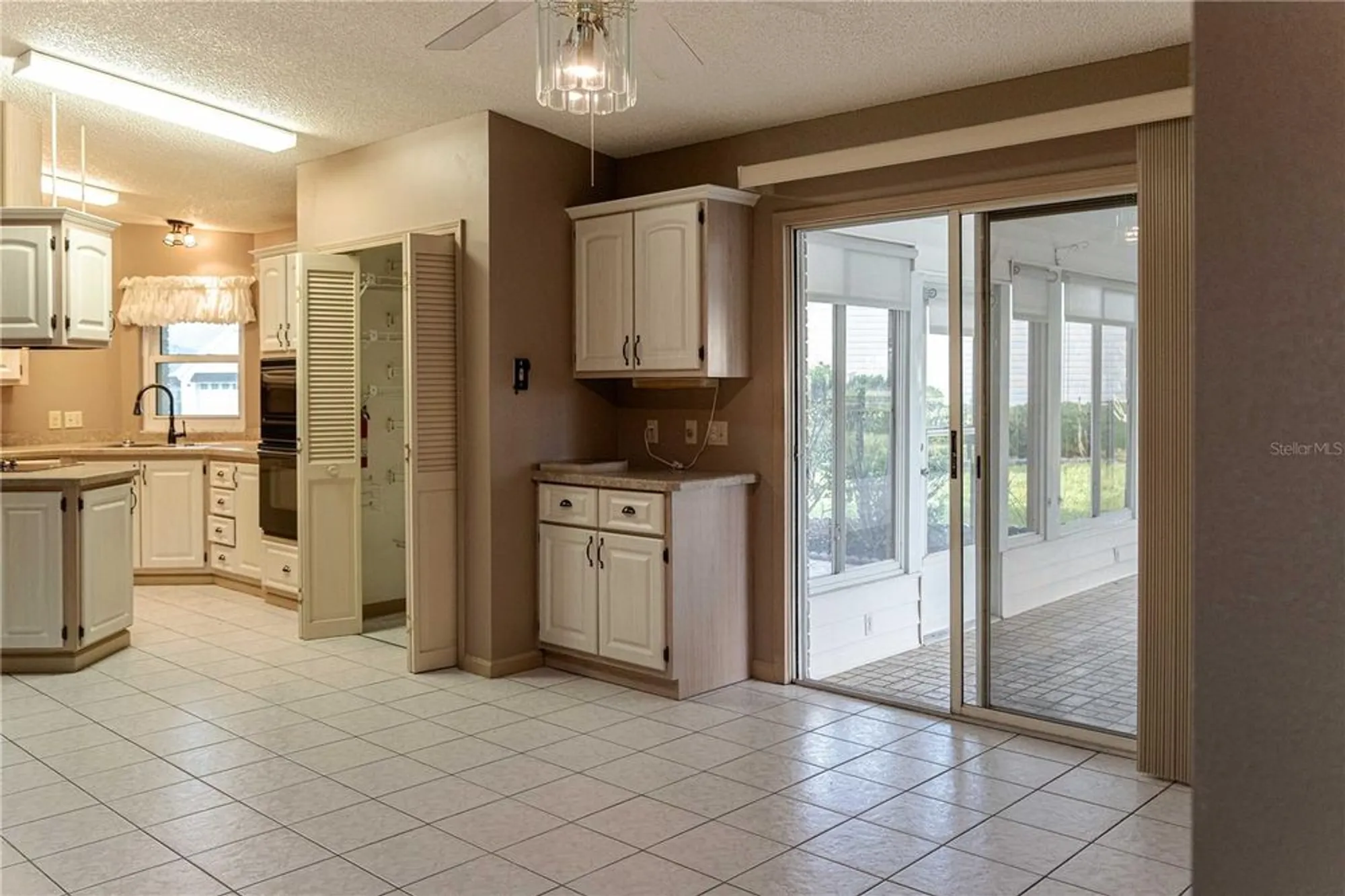 Property Slideshow image 25 of 58 | 1204 maria ct, Lady Lake, FL, 32159