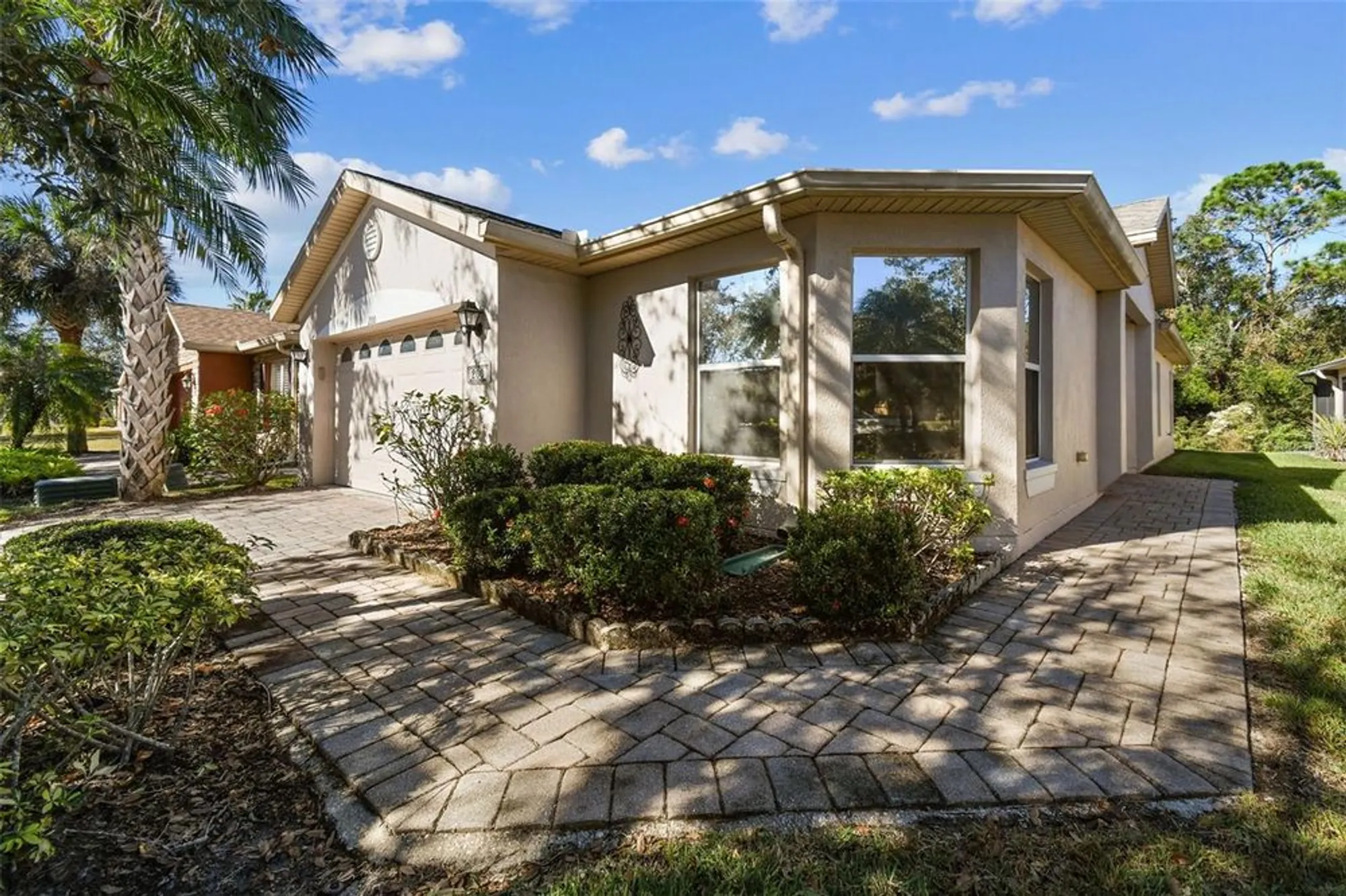 Property Slideshow image 2 of 47 | 200 grand canal dr, Kissimmee, FL, 34759