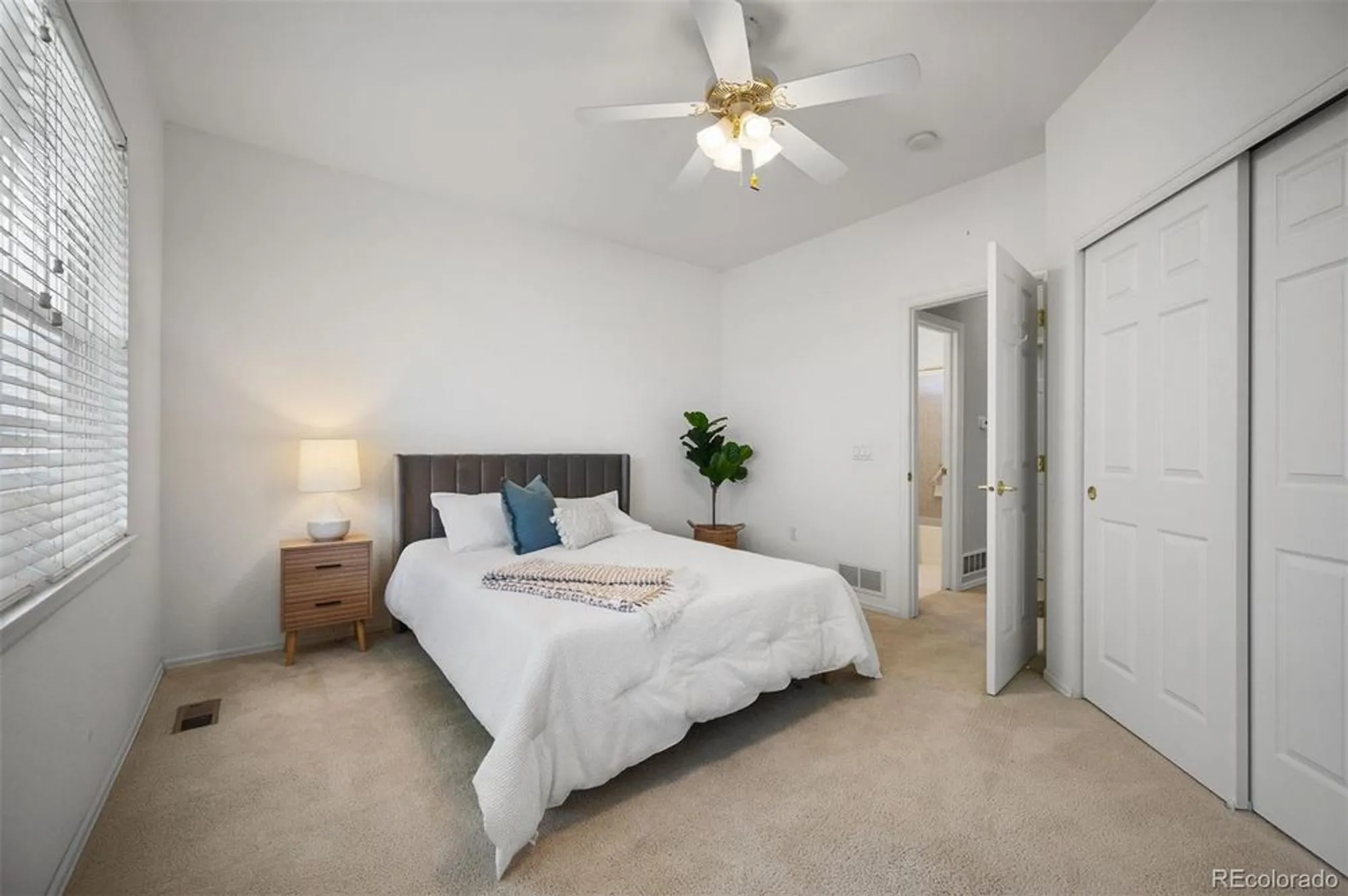 Property Slideshow image 25 of 35 | 23440 e moraine pl, Aurora, CO, 80016