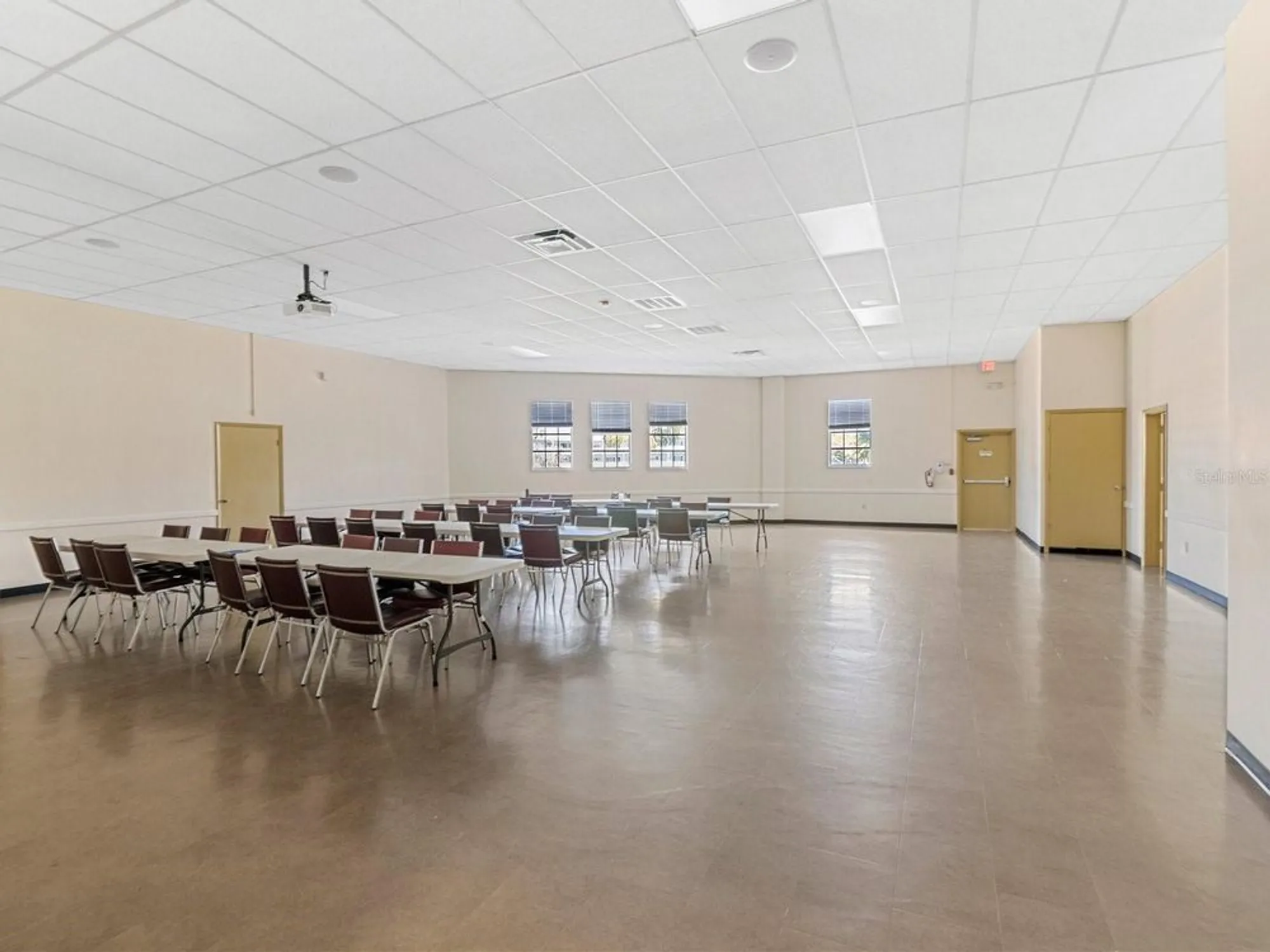 Property Slideshow image 43 of 65 | 2433 brazilia dr apt 43, Clearwater, FL, 33763