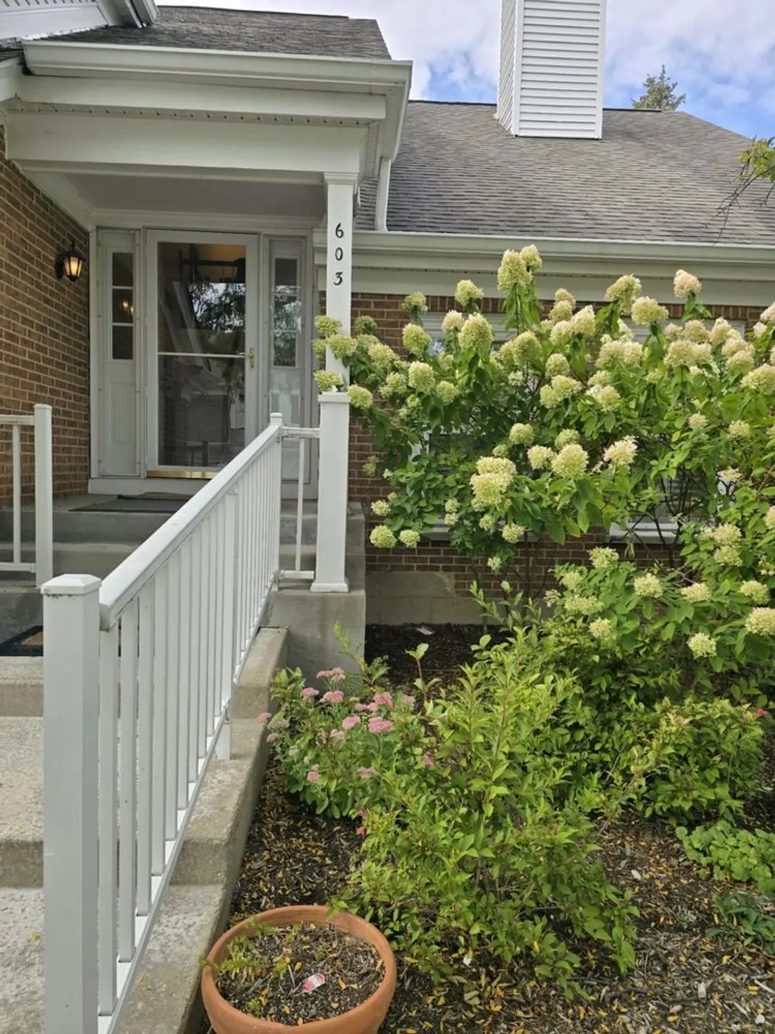 Property Slideshow image 1 of 43 | 603 thistle ln, Prospect Heights, IL, 60070