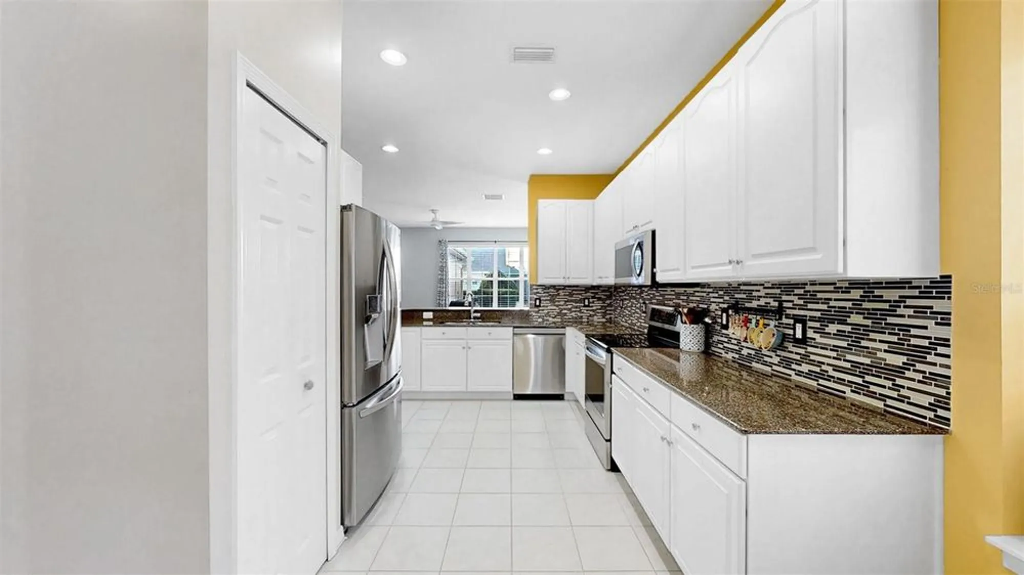 Property Slideshow image 23 of 57 | 203 oceania ct, Apollo Beach, FL, 33572