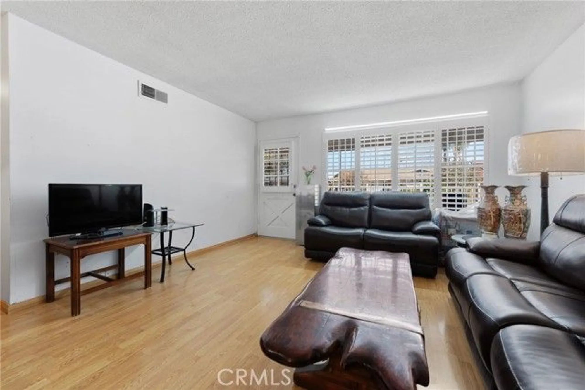 Property Slideshow image 7 of 25 | 1461 w mayberry ave, Hemet, CA, 92543