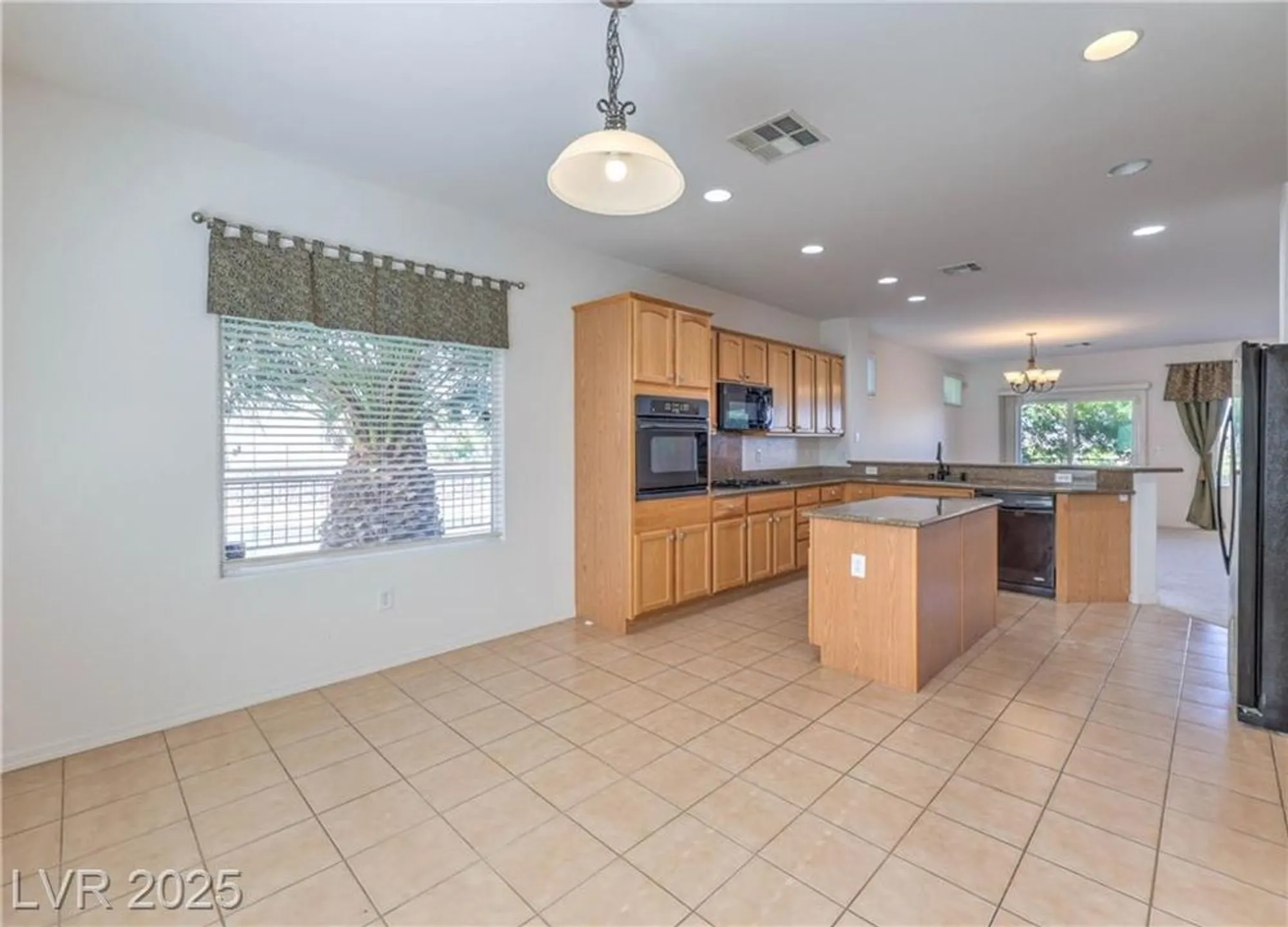 Property Slideshow image 23 of 52 | 2175 waterton rivers dr, Henderson, NV, 89044