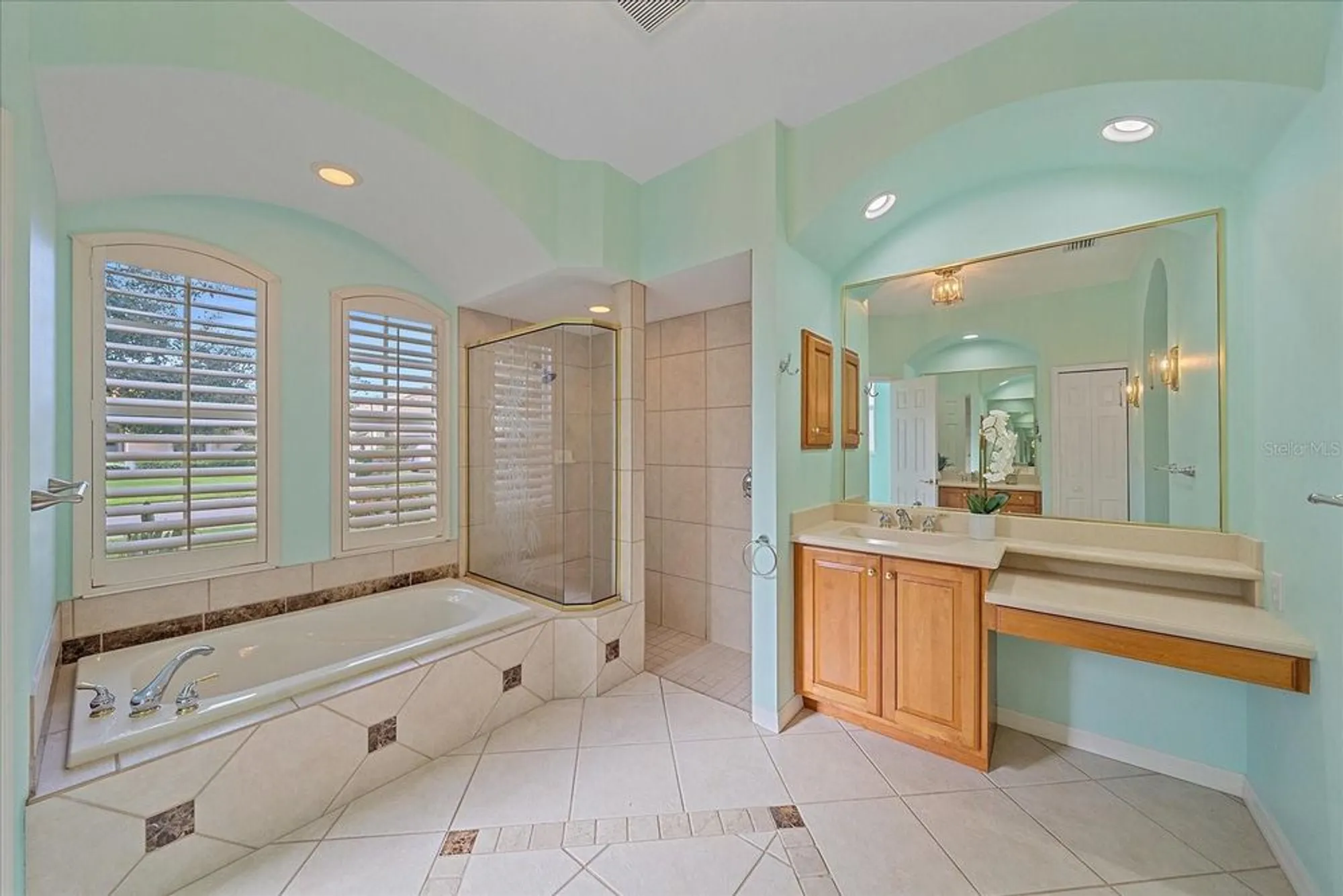 Property Slideshow image 15 of 43 | 6619 pinefeather ct, Bradenton, FL, 34203